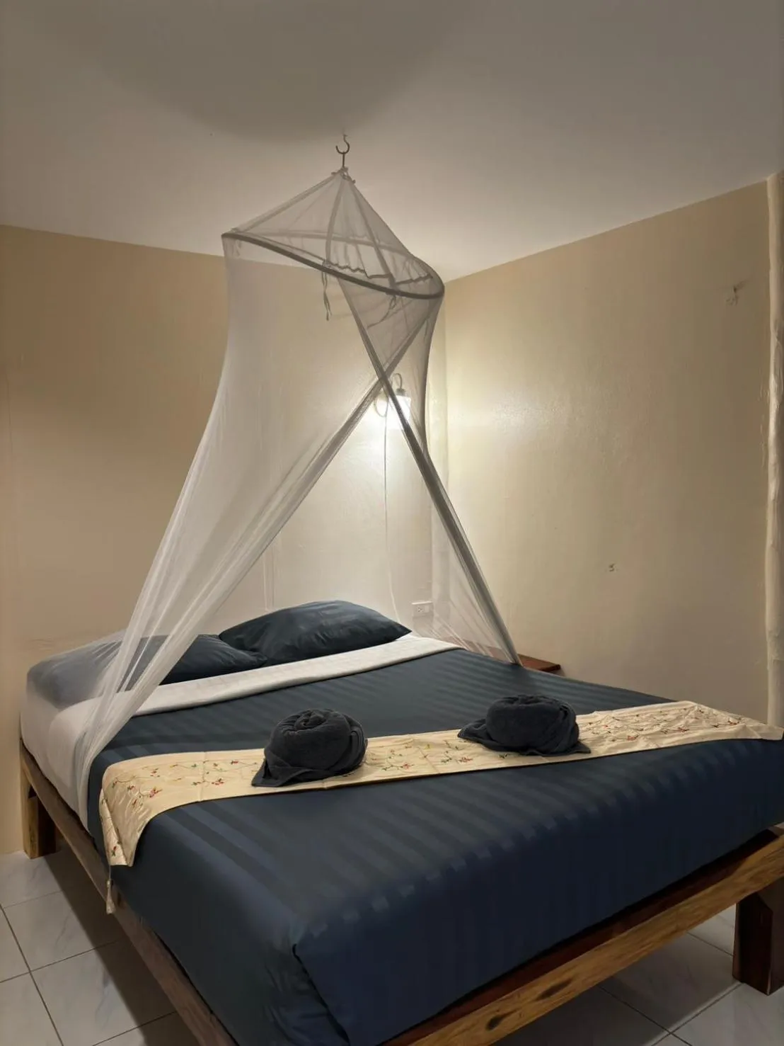 Photo of the whole room, Bed in Khao Sok Jungle Huts Resort