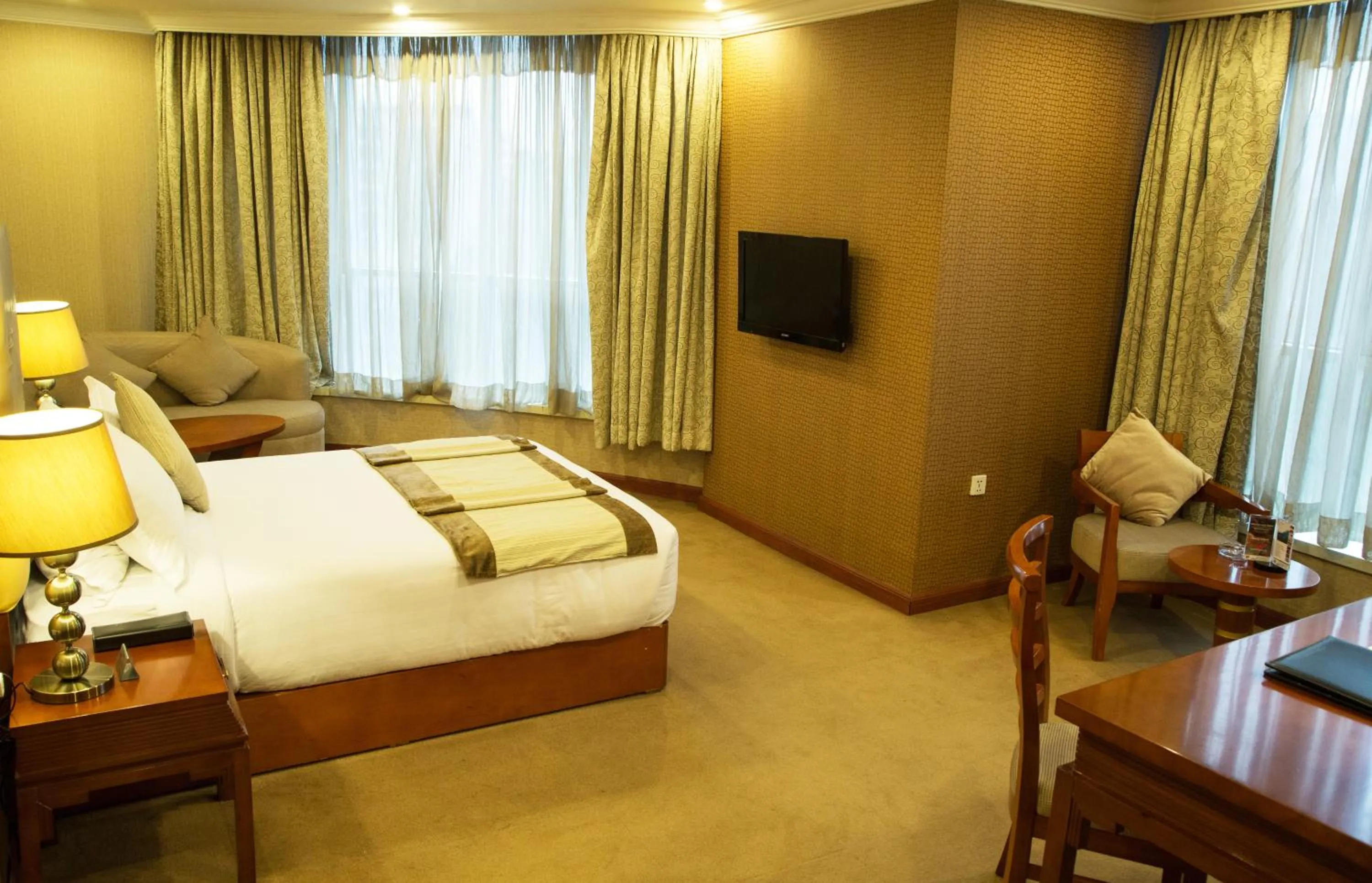 Bedroom, Bed in Jupiter International Hotel - Cazanchis