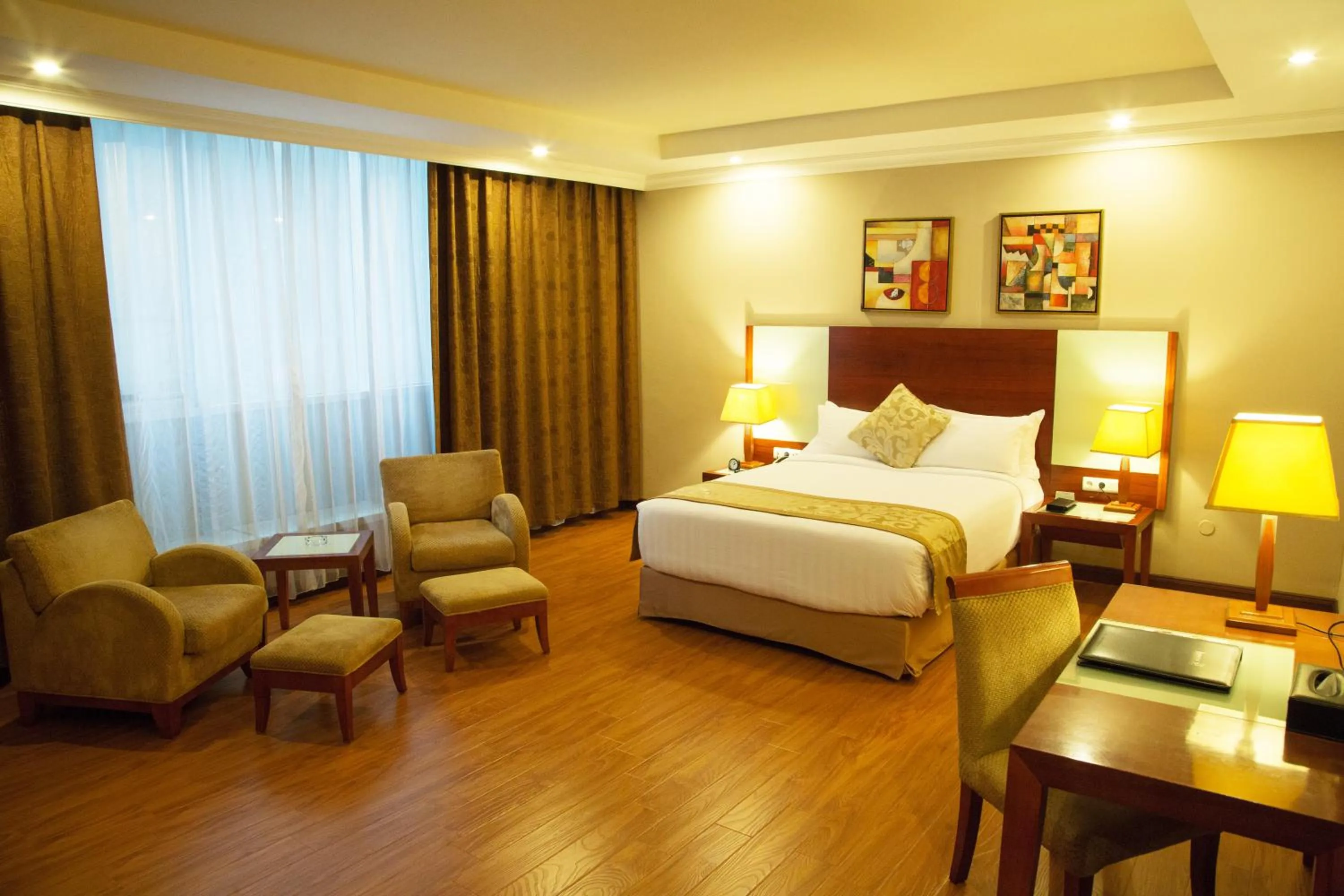 Bedroom, Bed in Jupiter International Hotel - Cazanchis