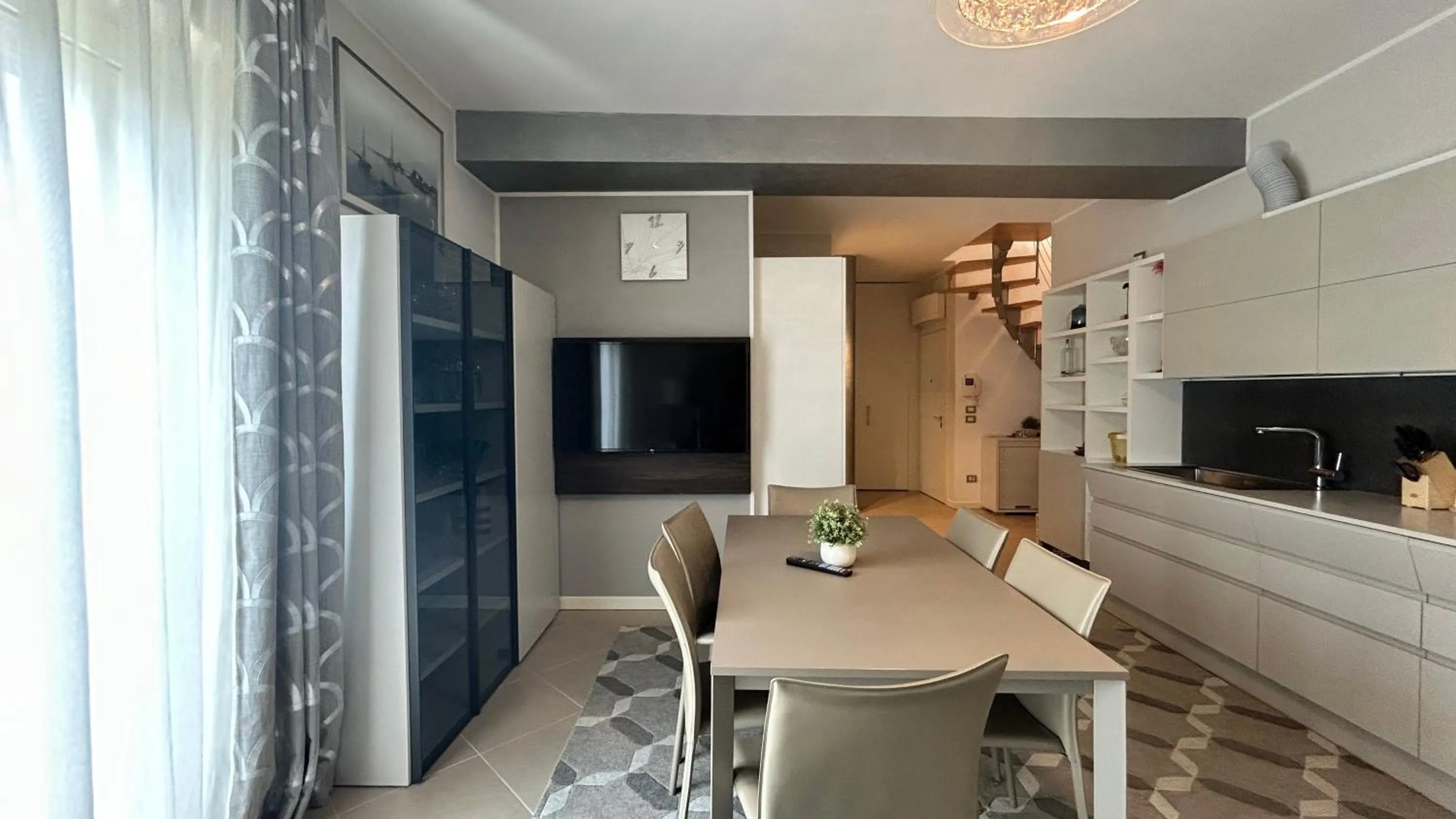 Lakeview Verdi Apartment