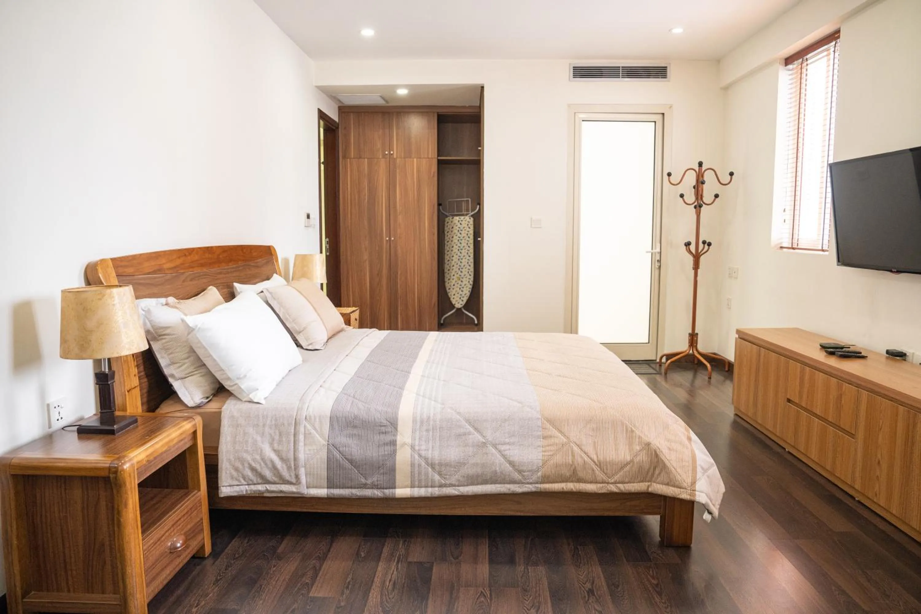 Communal lounge/ TV room, Bed in Viet Vuong Building Ha Noi Capital