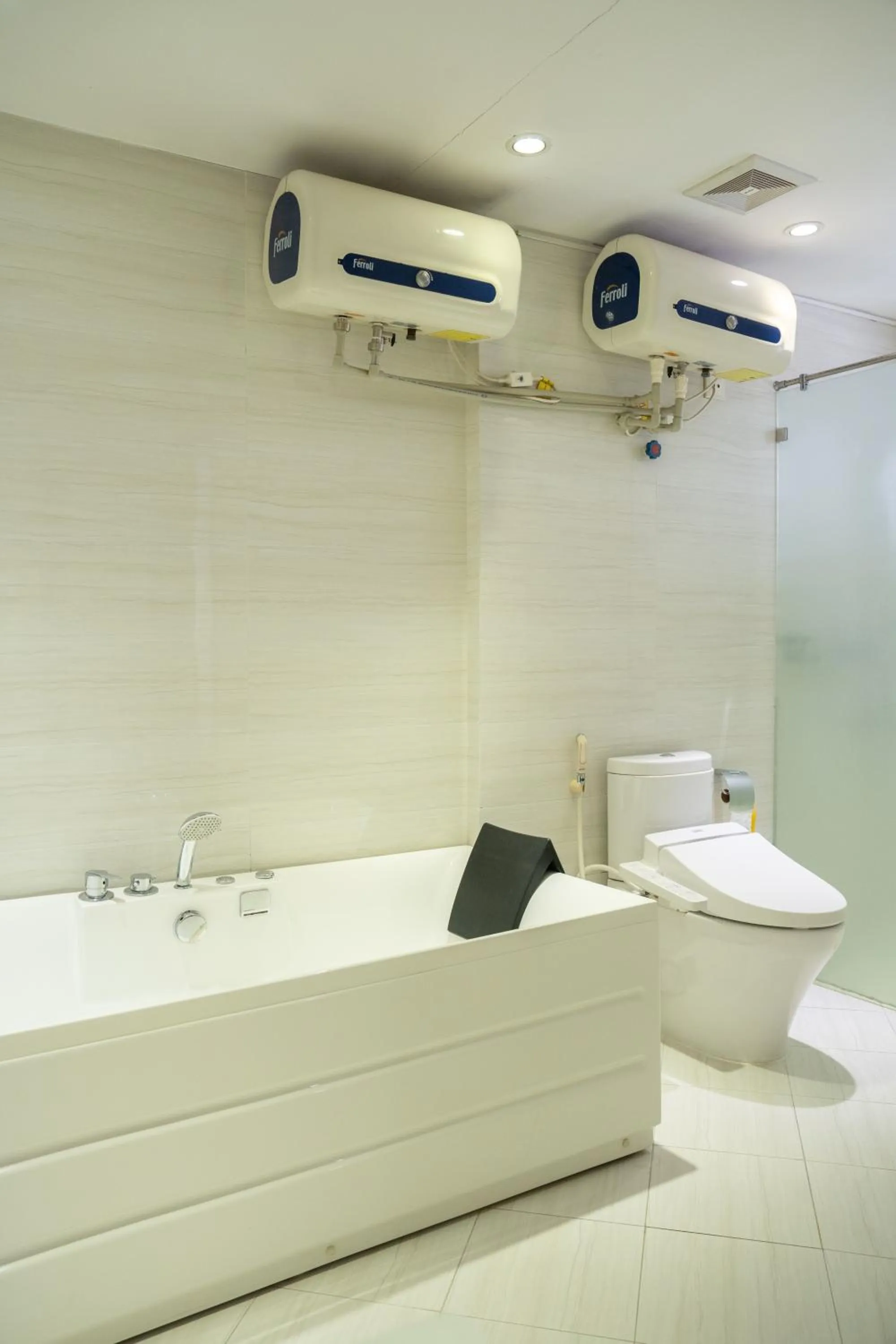 Bathroom in Viet Vuong Building Ha Noi Capital