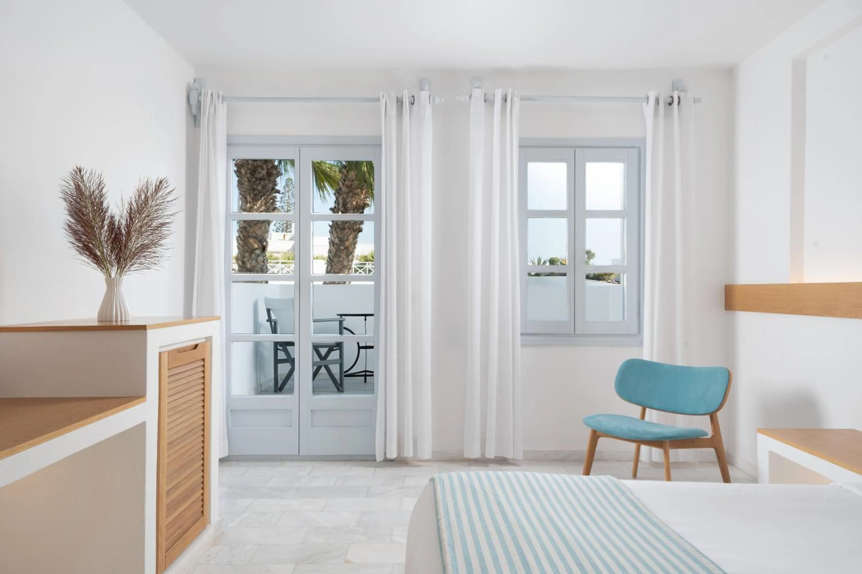 Bed in Santorini Kastelli Resort