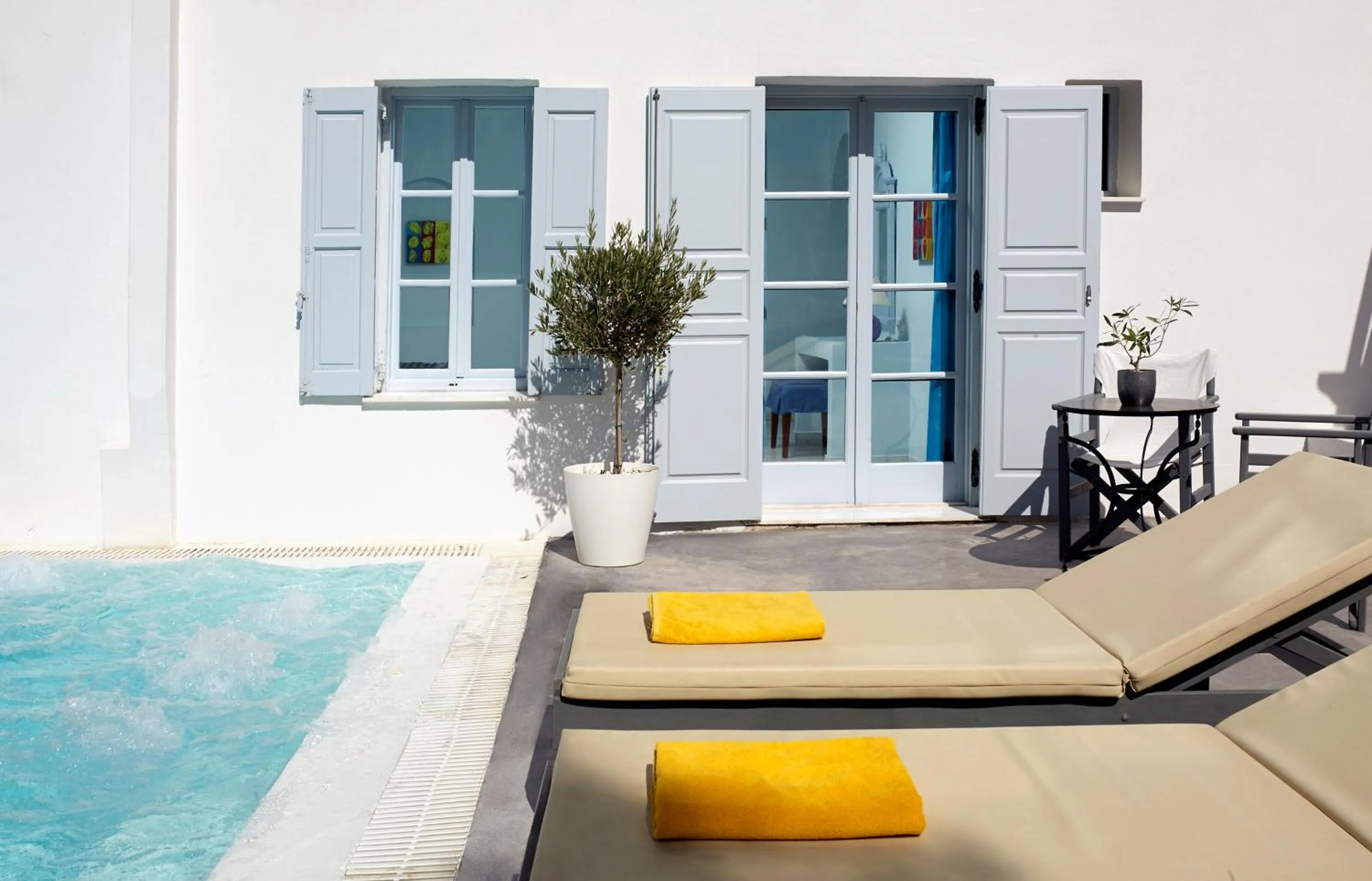 Swimming pool in Santorini Kastelli Resort