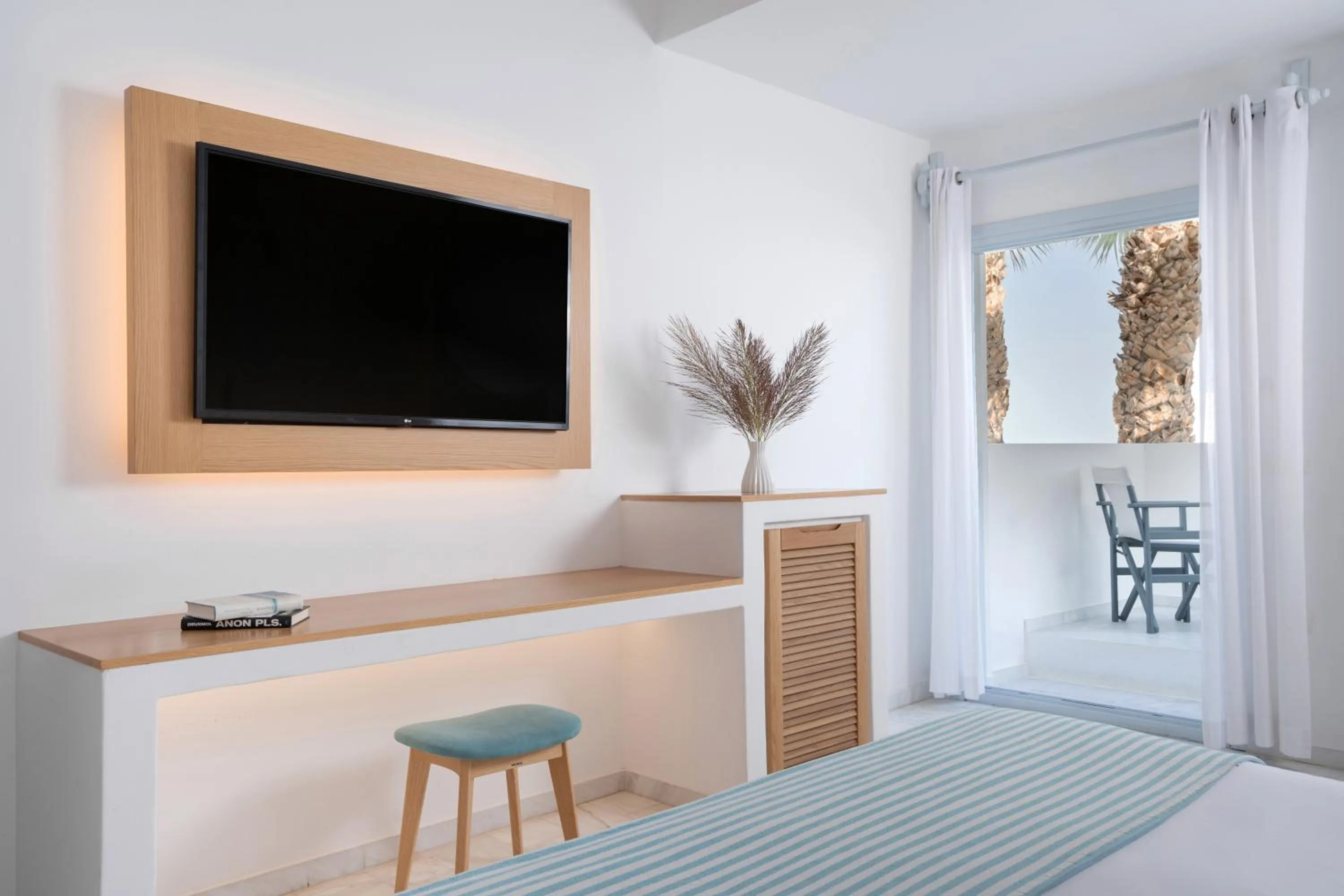 Santorini Kastelli Resort