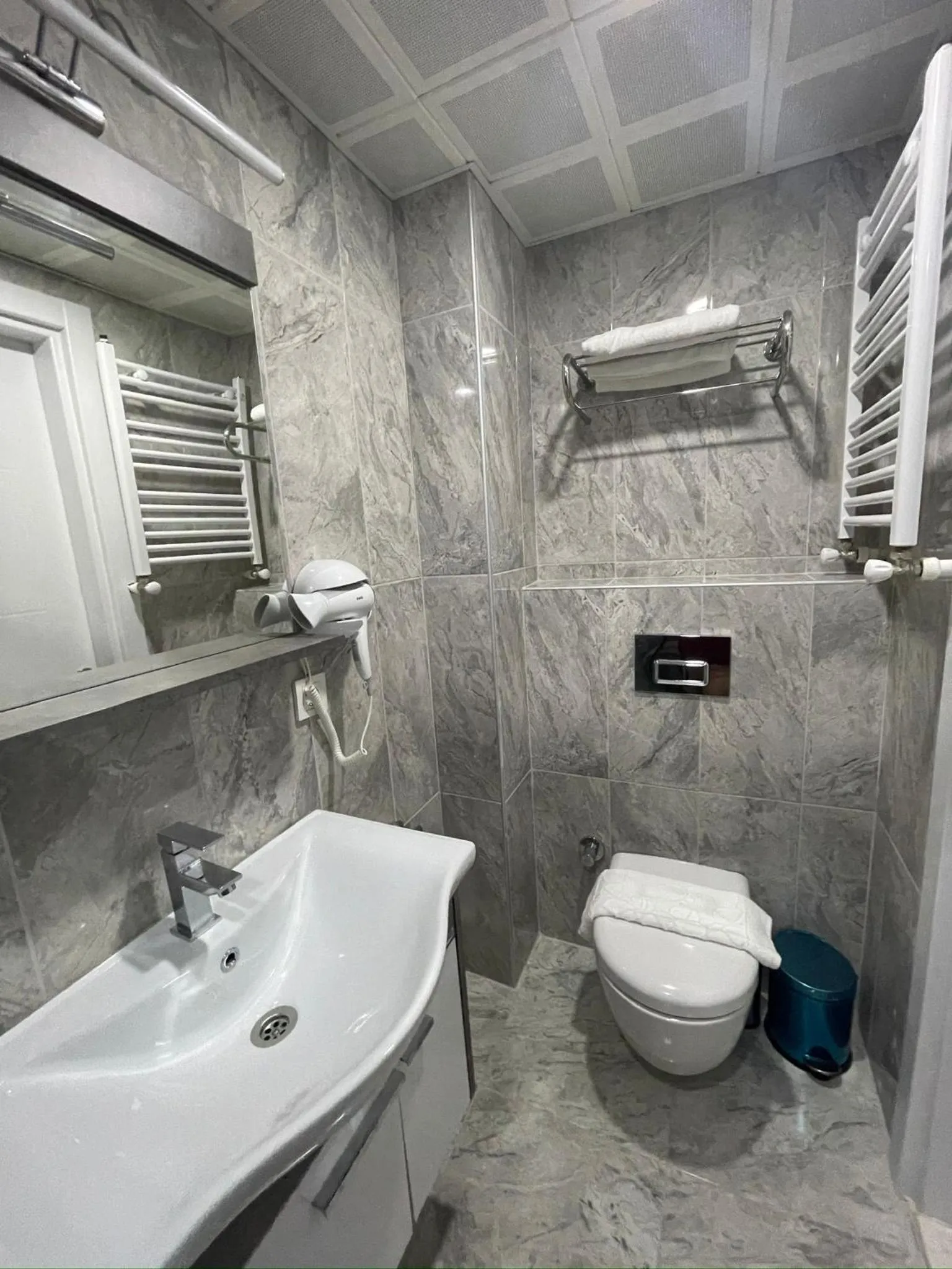 Shower in Fabesco Suite
