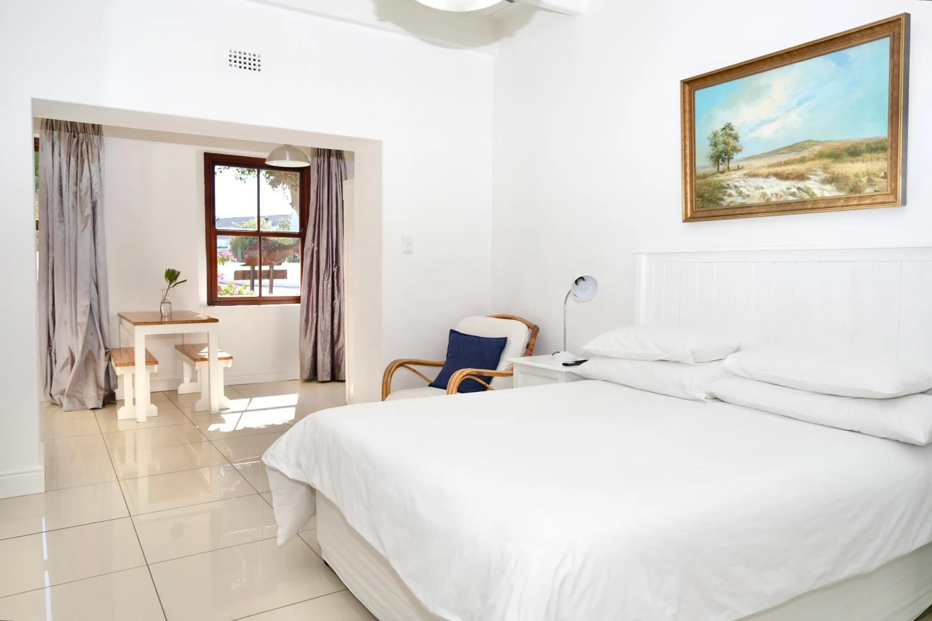 Photo of the whole room, Bed in Paternoster Place