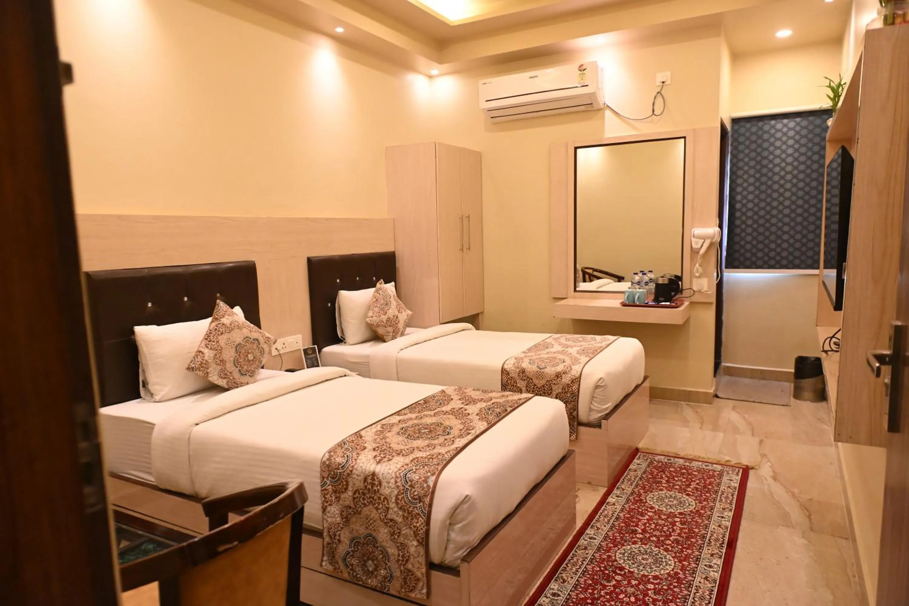 Hotel Varuna Grand