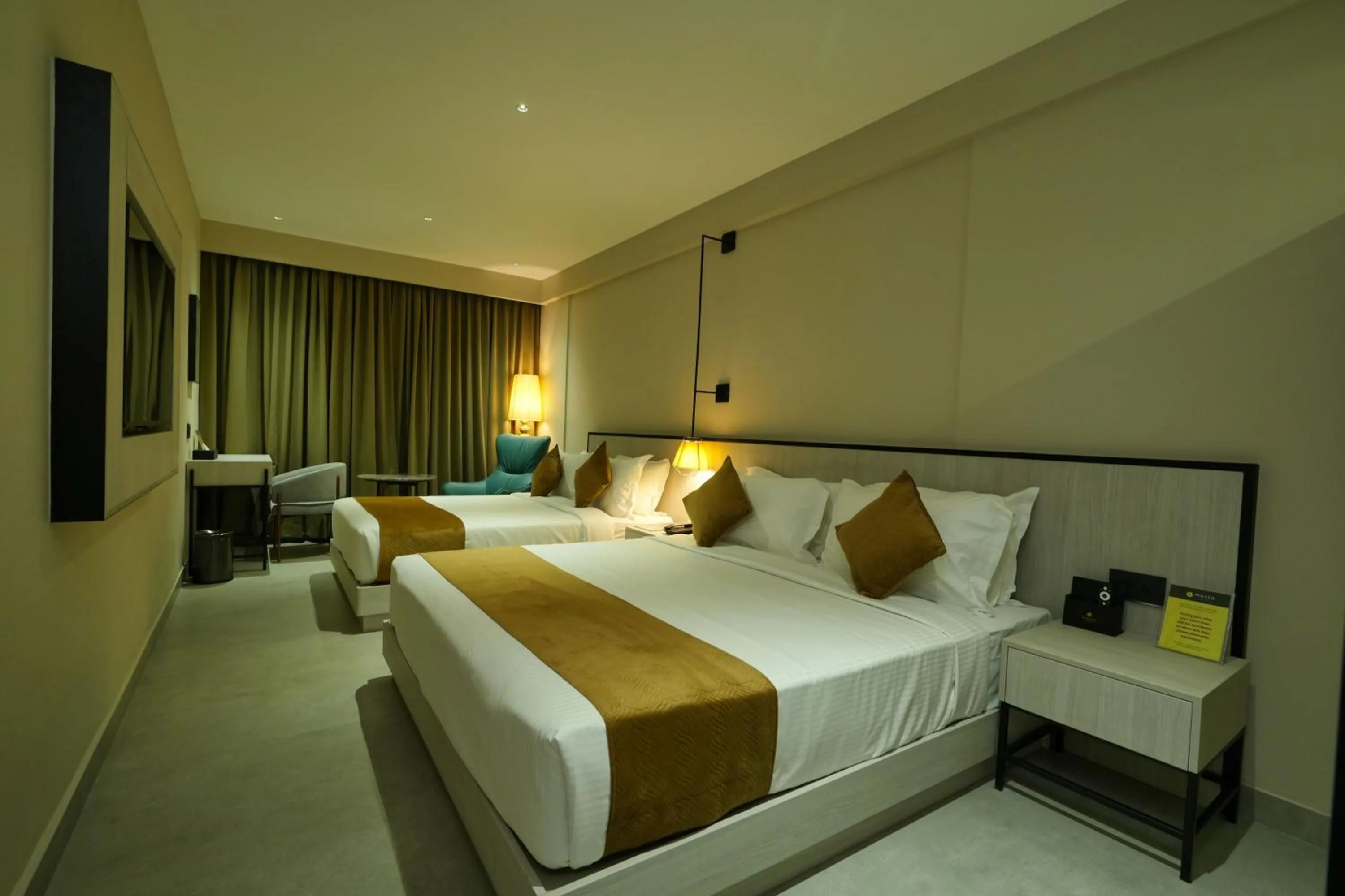 Photo of the whole room, Bed in mesta Hotel