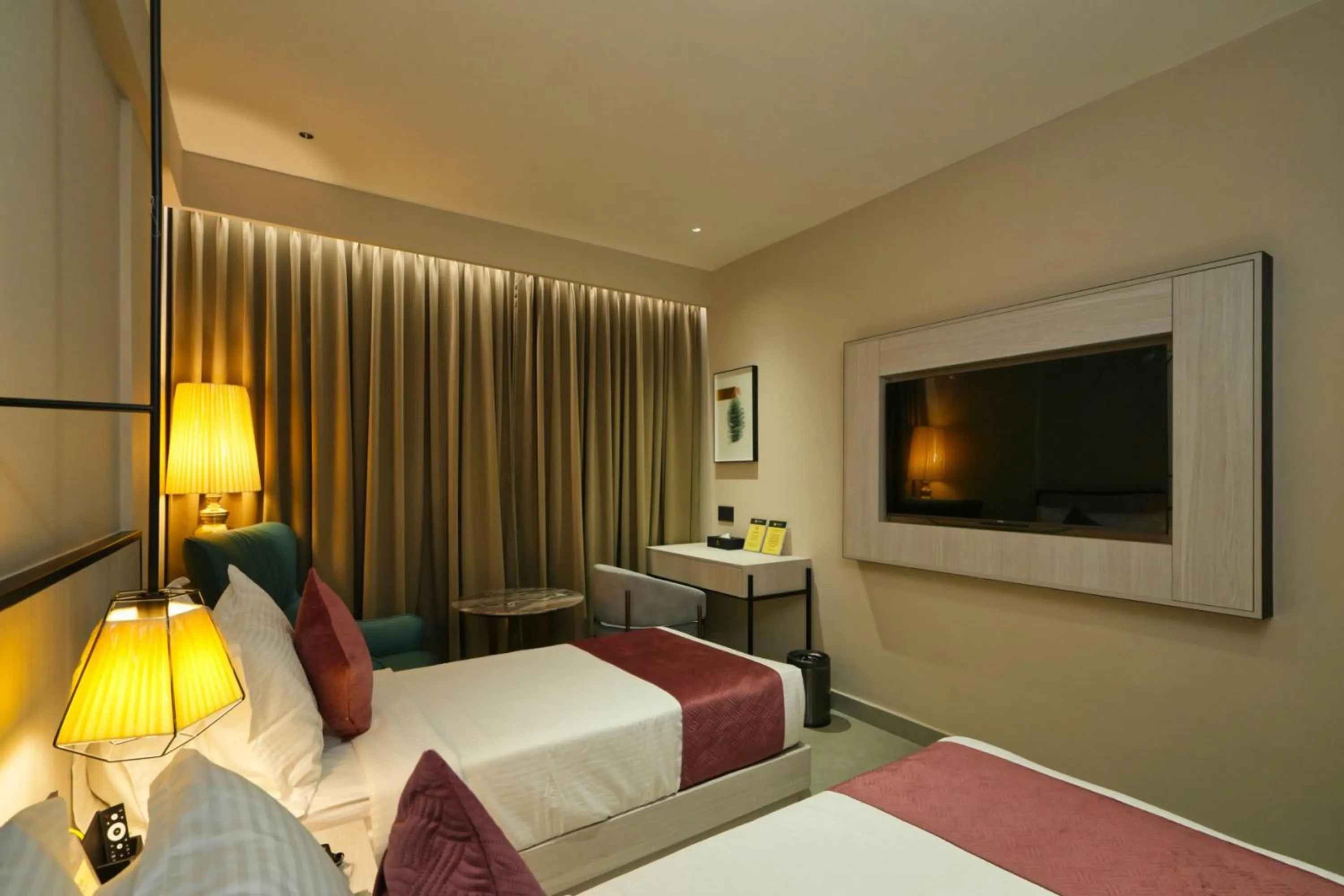 TV and multimedia, Bed in mesta Hotel