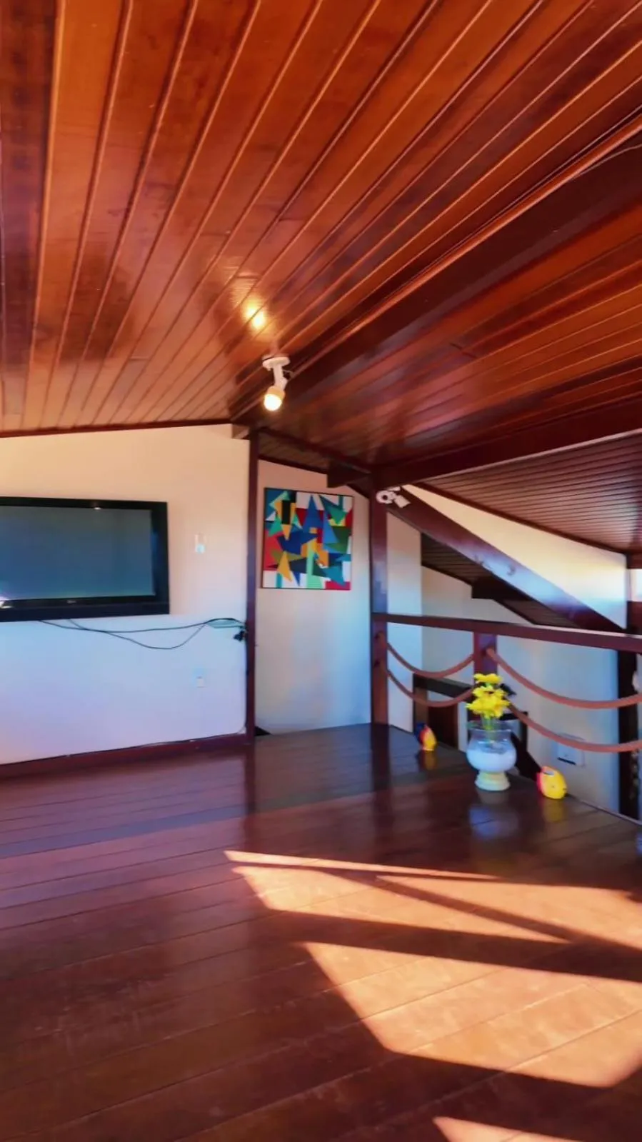 Communal lounge/ TV room in Pousada Dos Atobás