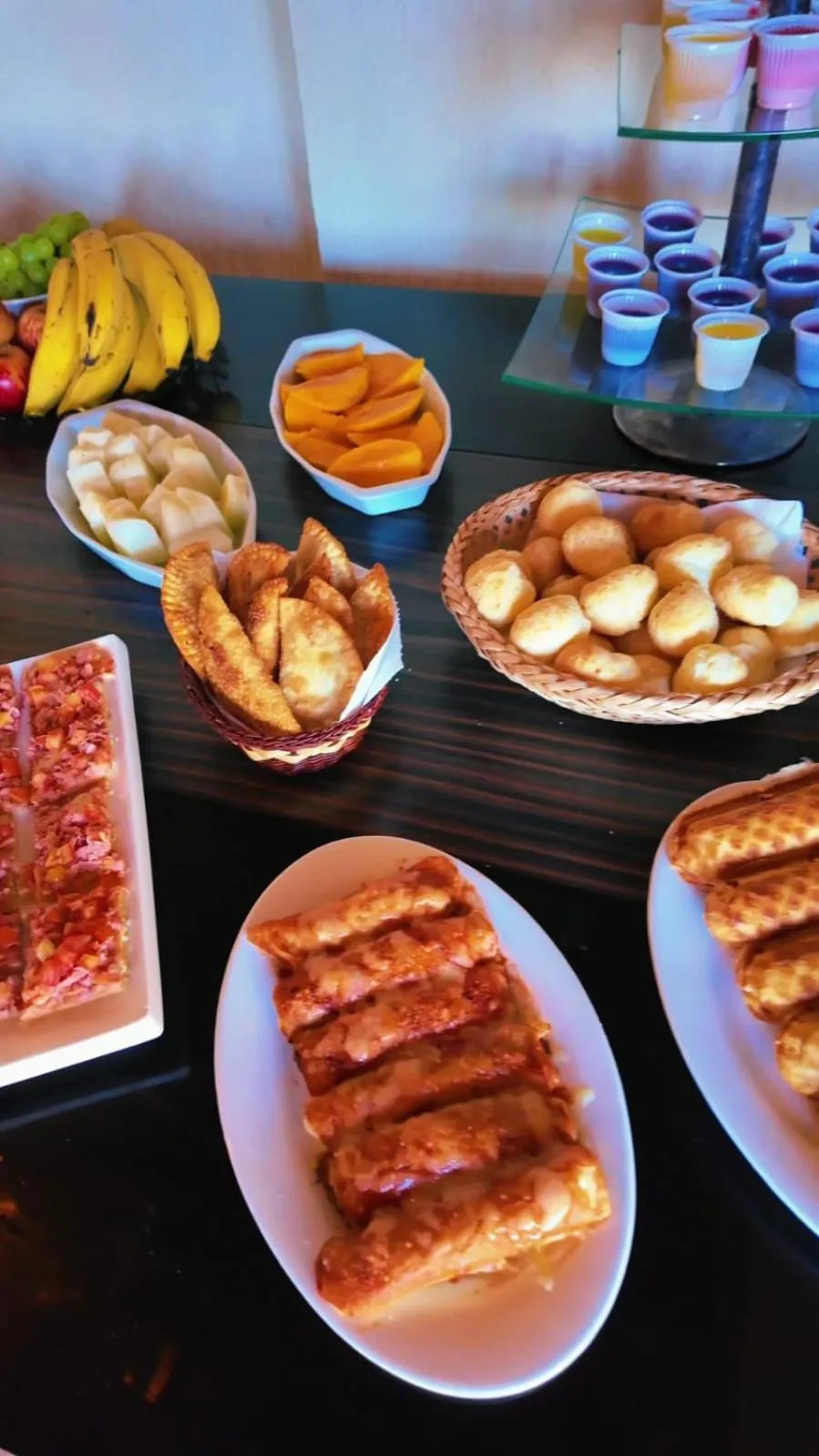 Buffet breakfast in Pousada Dos Atobás