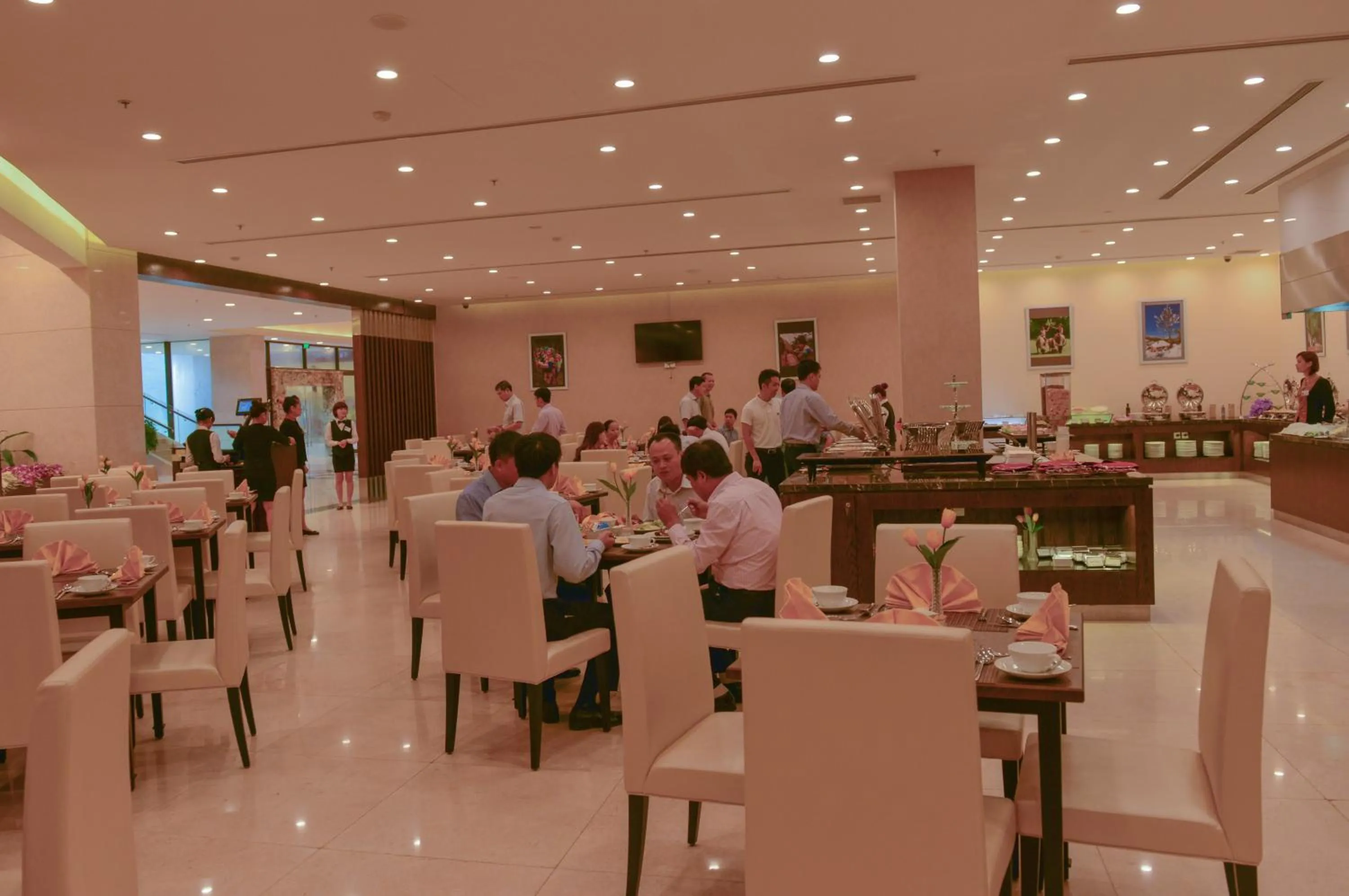 Restaurant/places to eat in Aristo International Hotel