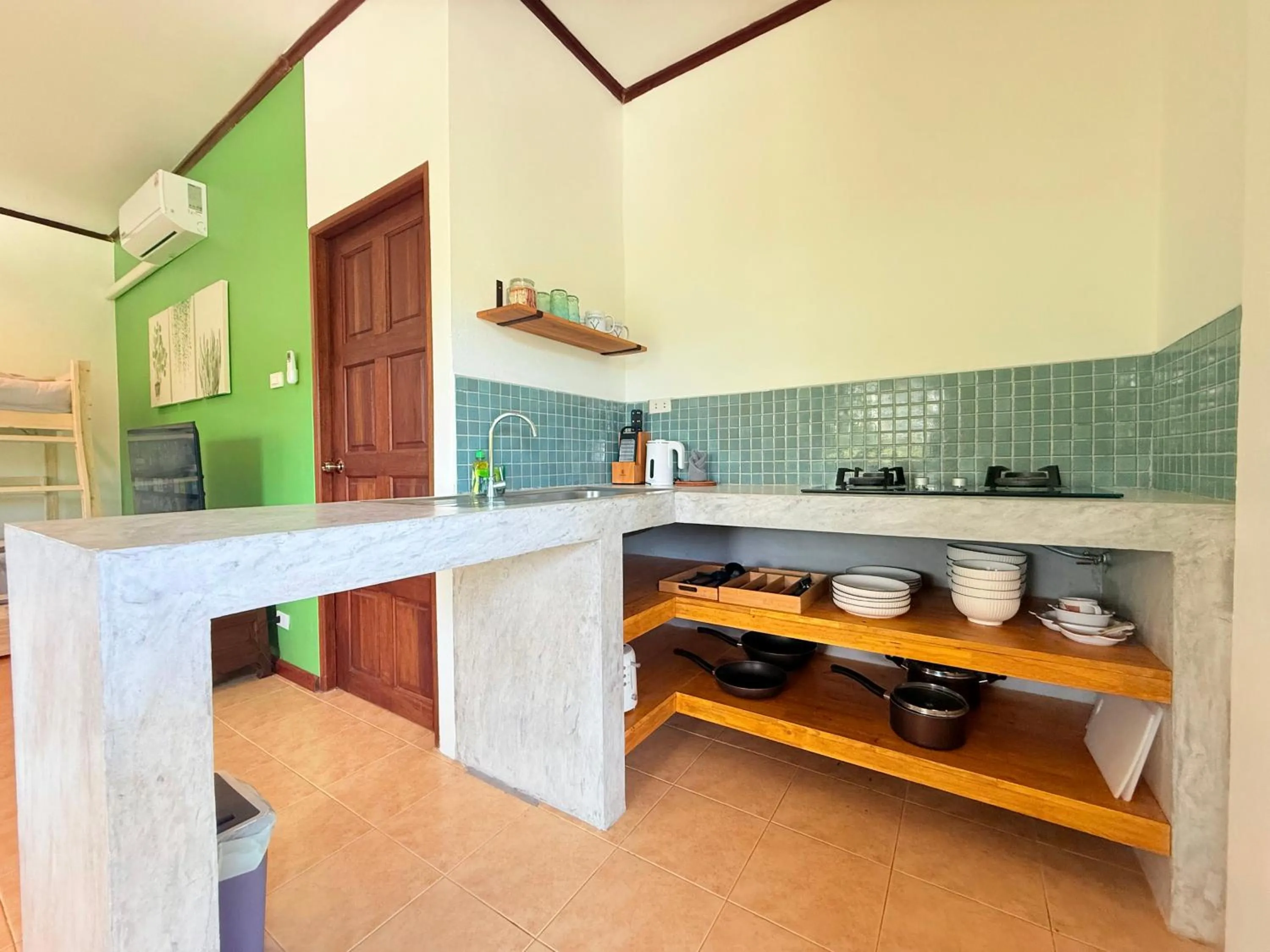 Kitchen or kitchenette in Woodlawn Villas Resort