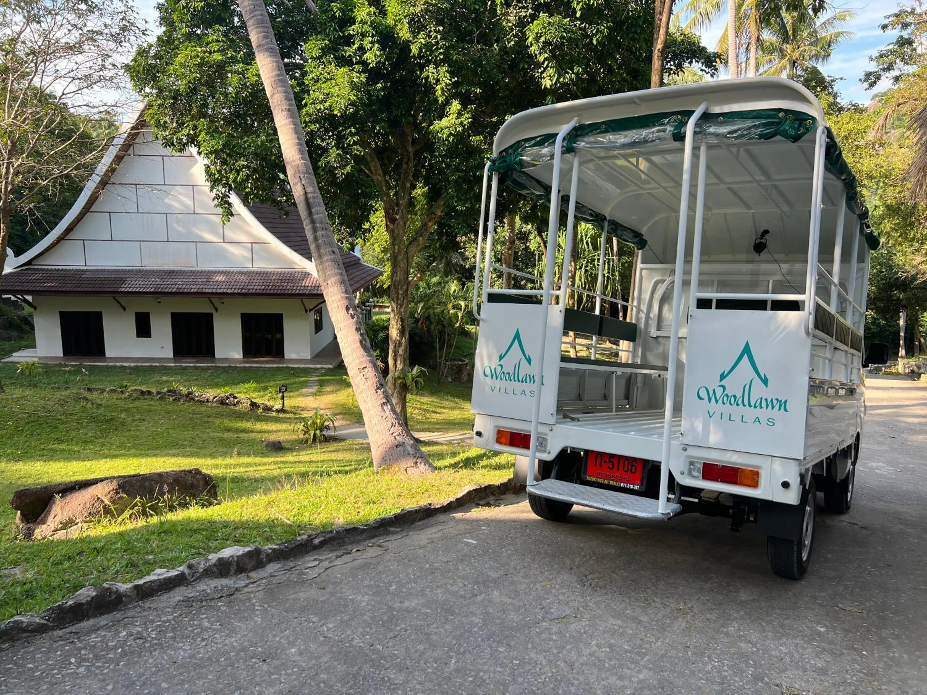 shuttle in Woodlawn Villas Resort
