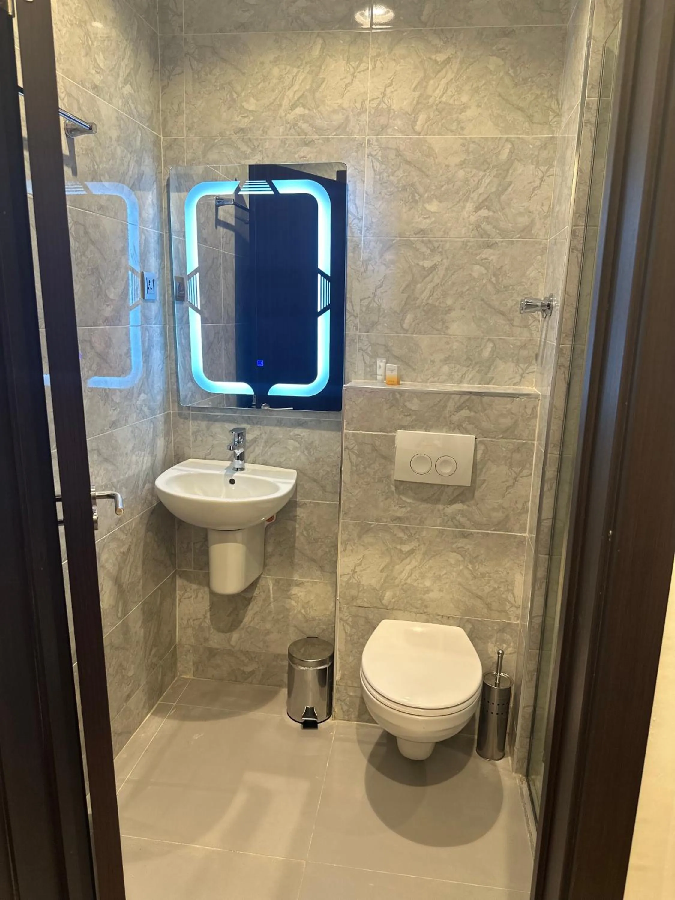 Toilet in Hotelinn Oniru