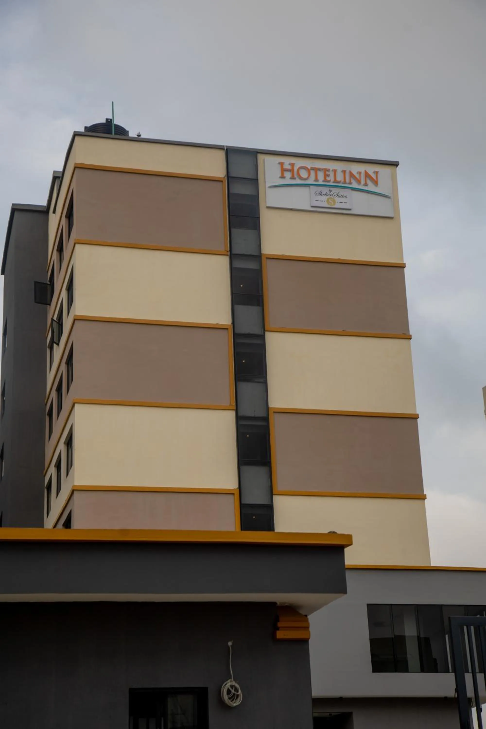 Property building in Hotelinn Oniru