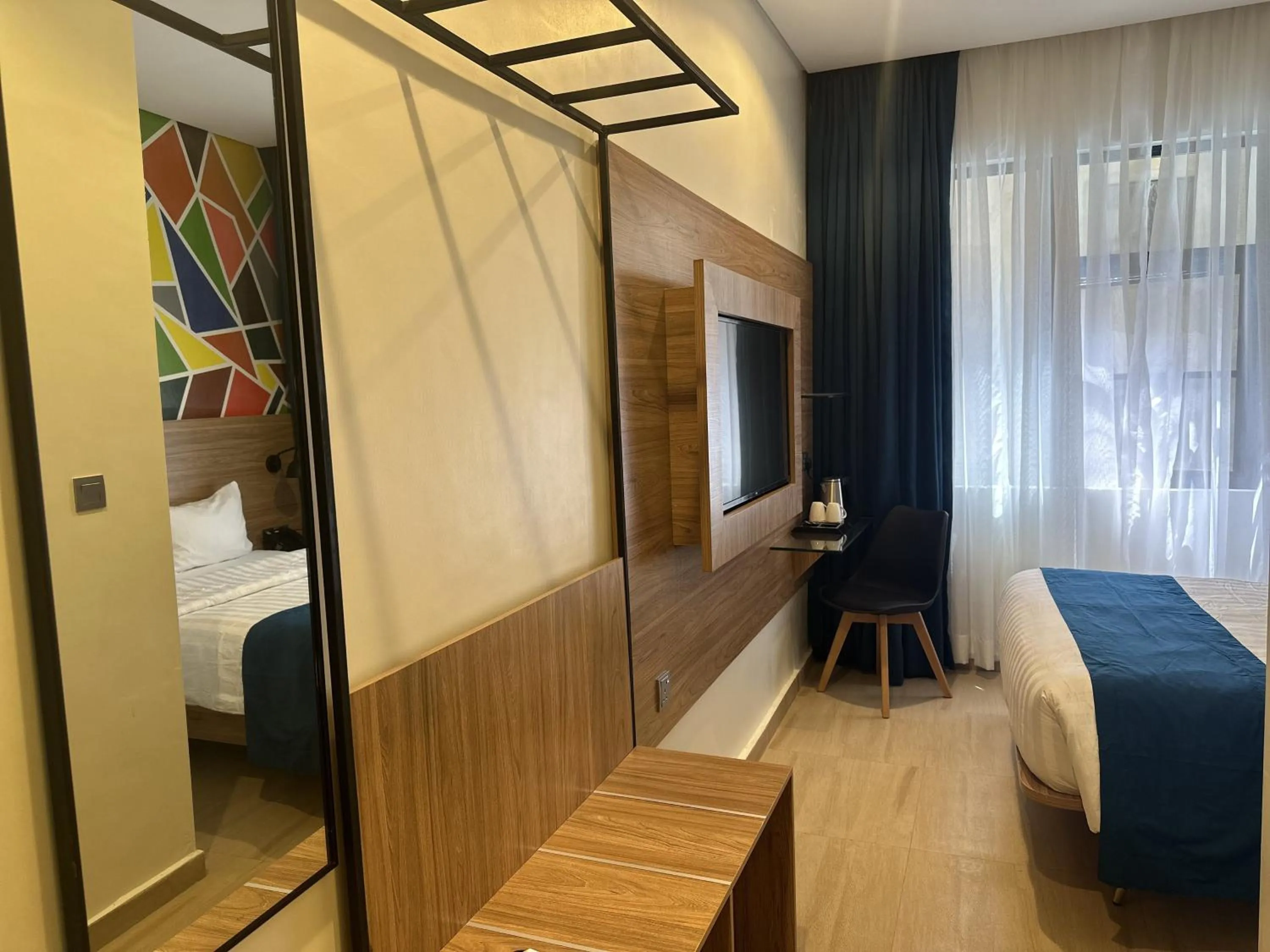 TV and multimedia in Hotelinn Oniru