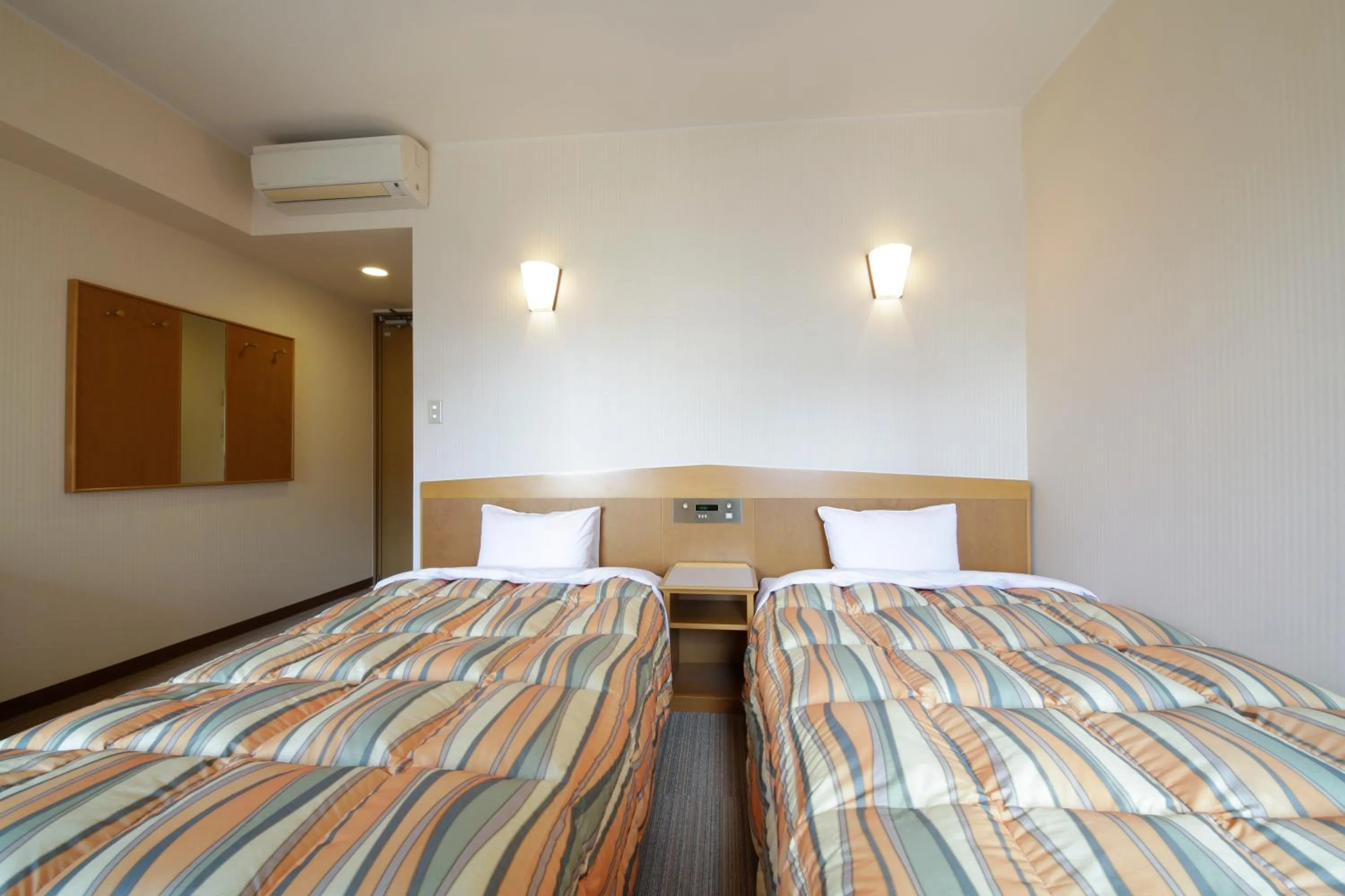 Photo of the whole room in Nagoya B's Hotel