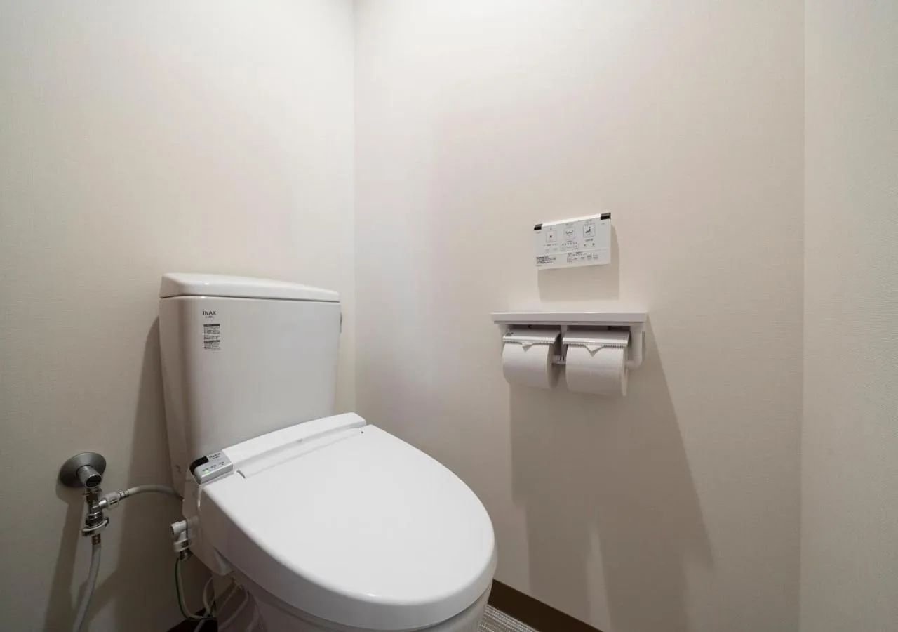 Toilet in Nagoya B's Hotel