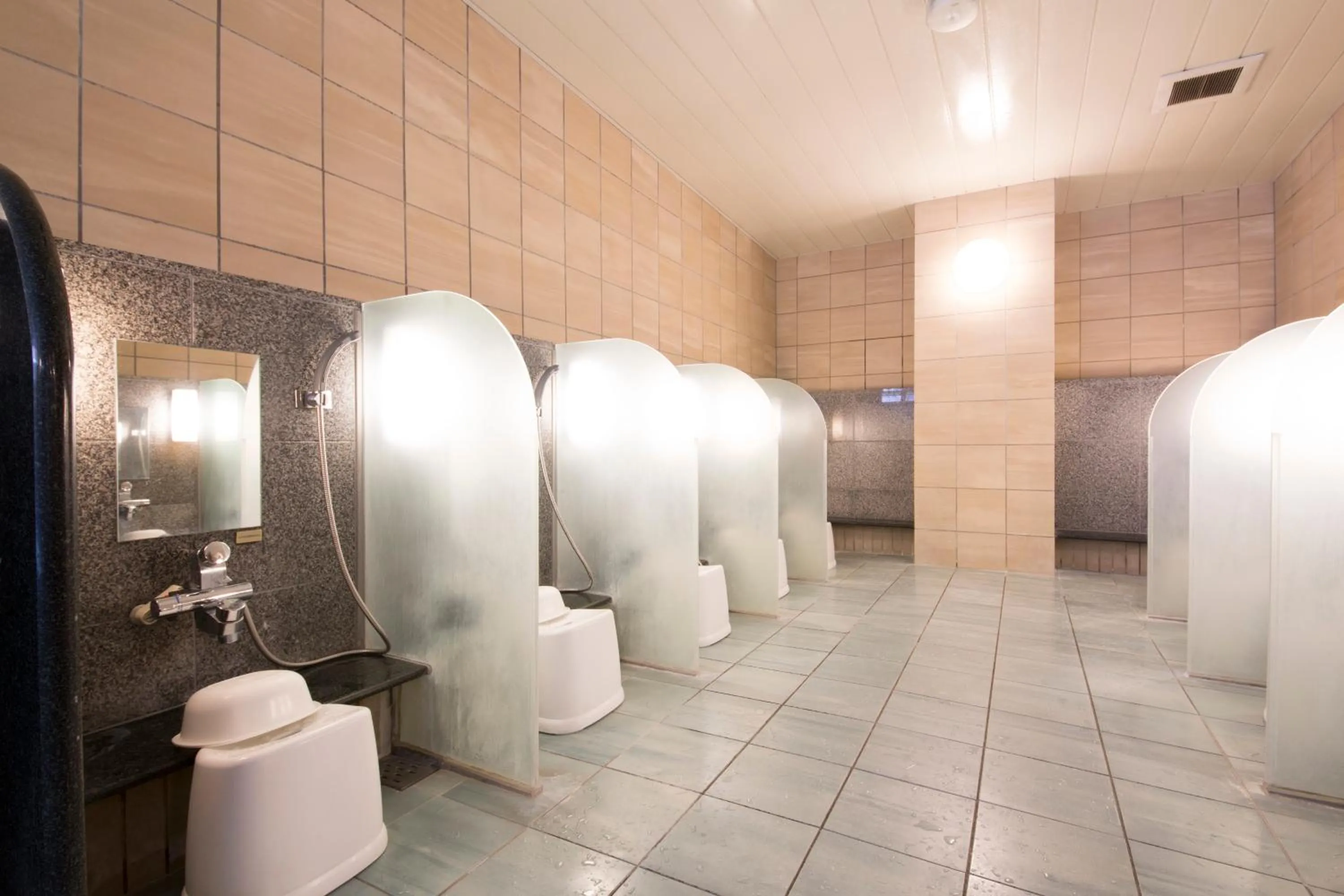 Spa and wellness centre/facilities in Nagoya B's Hotel