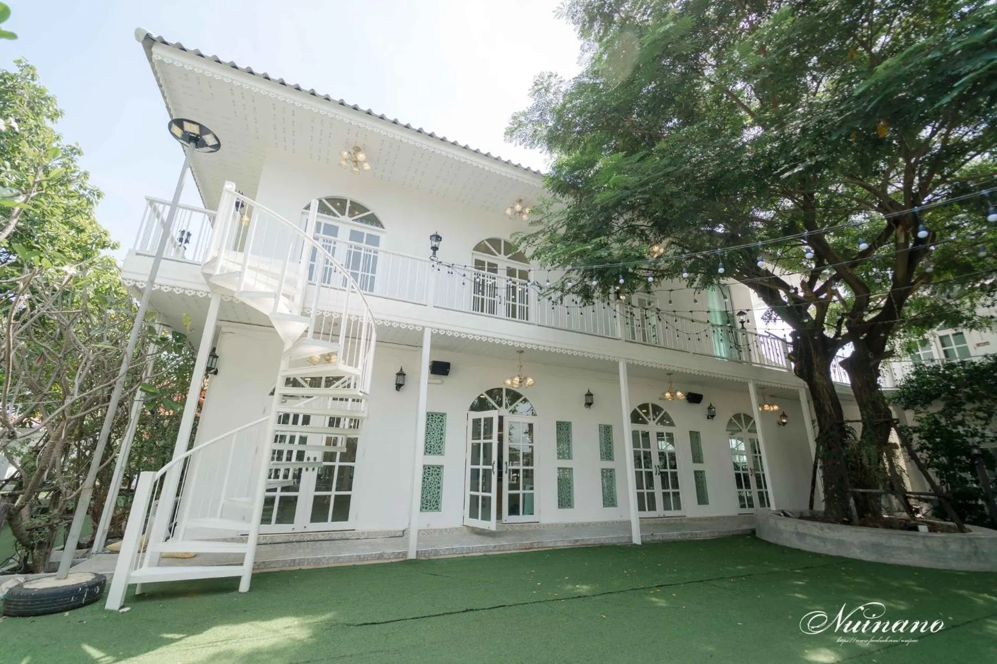 Communal lounge/ TV room in Bananaleaf Wedding Cafe & Resort