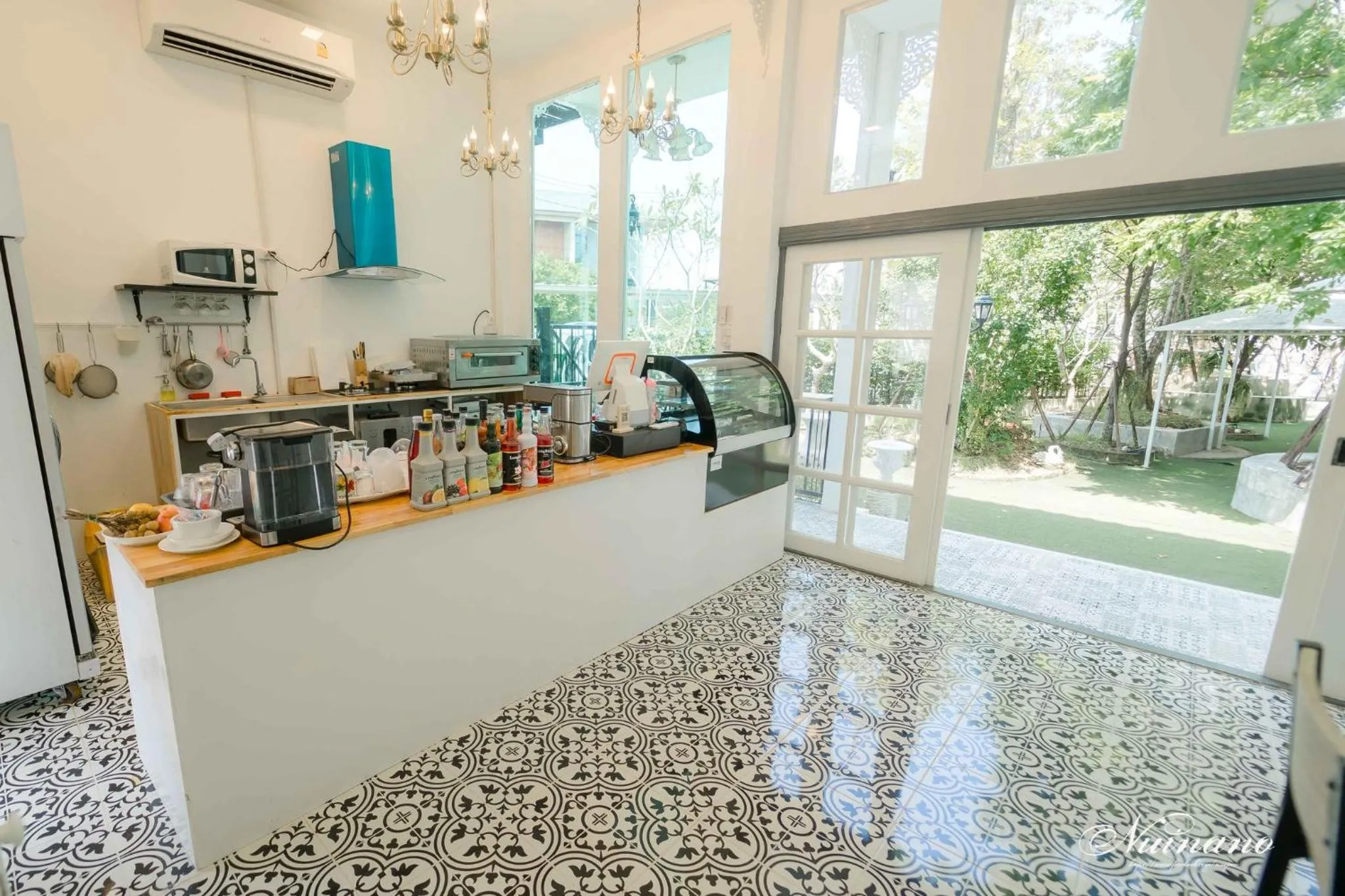 Restaurant/places to eat in Bananaleaf Wedding Cafe & Resort