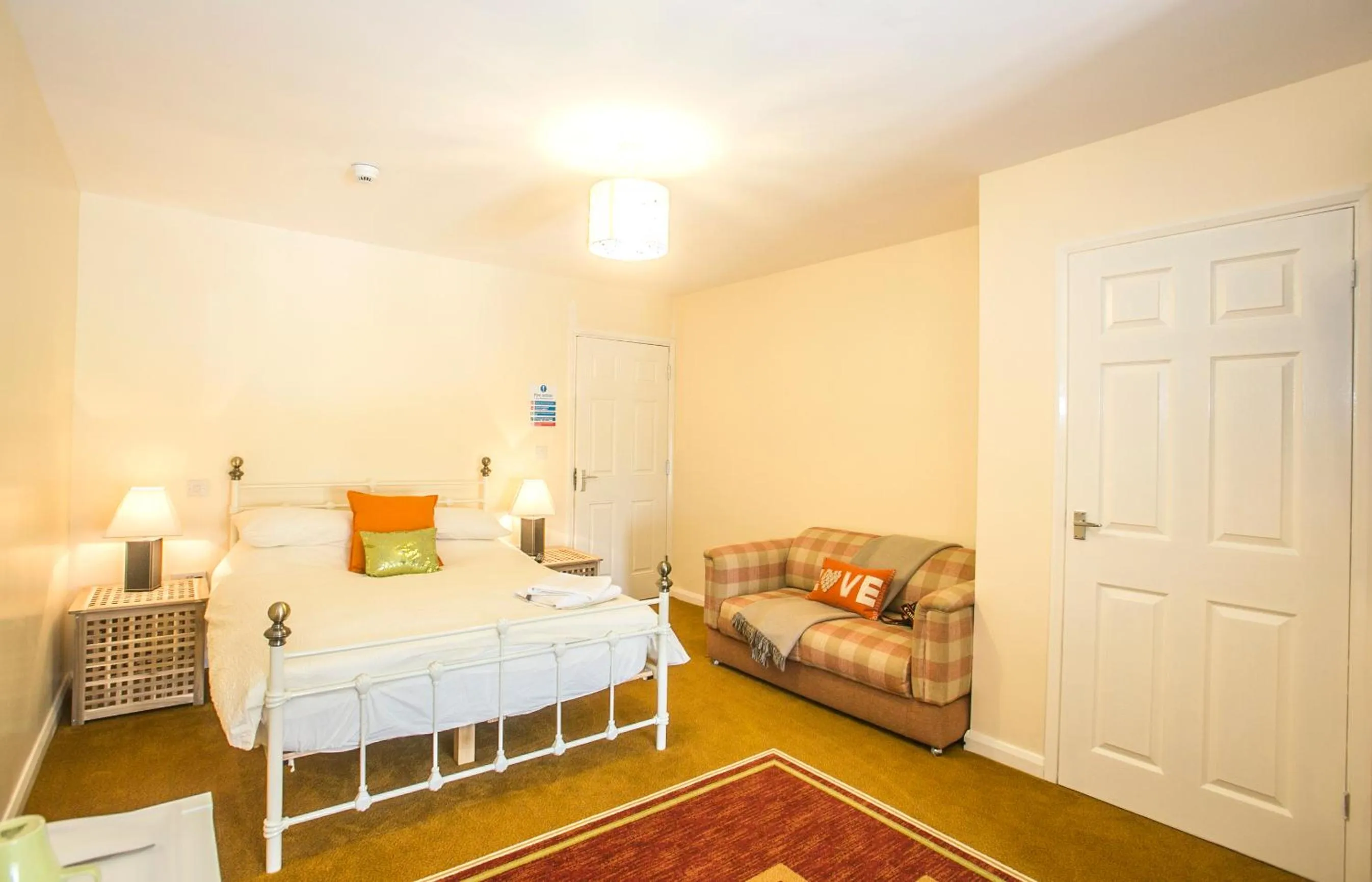 Photo of the whole room, Bed in The Brown Horse Hotel