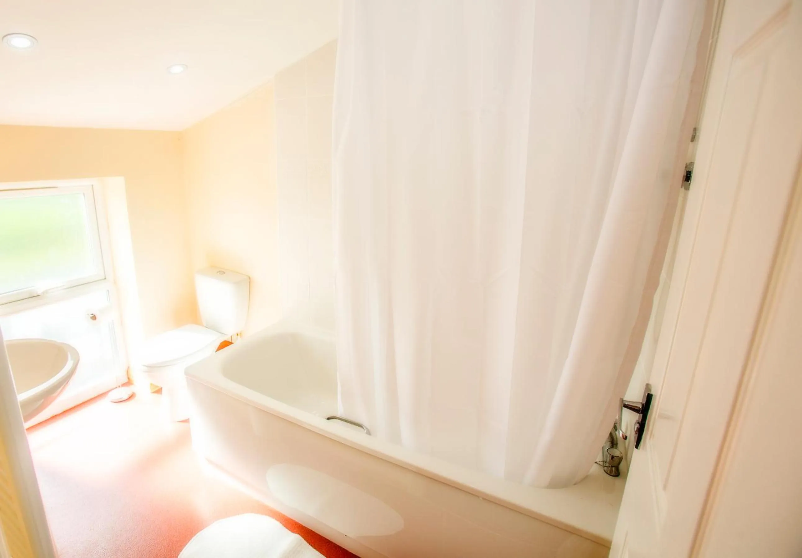 Bathroom in The Brown Horse Hotel