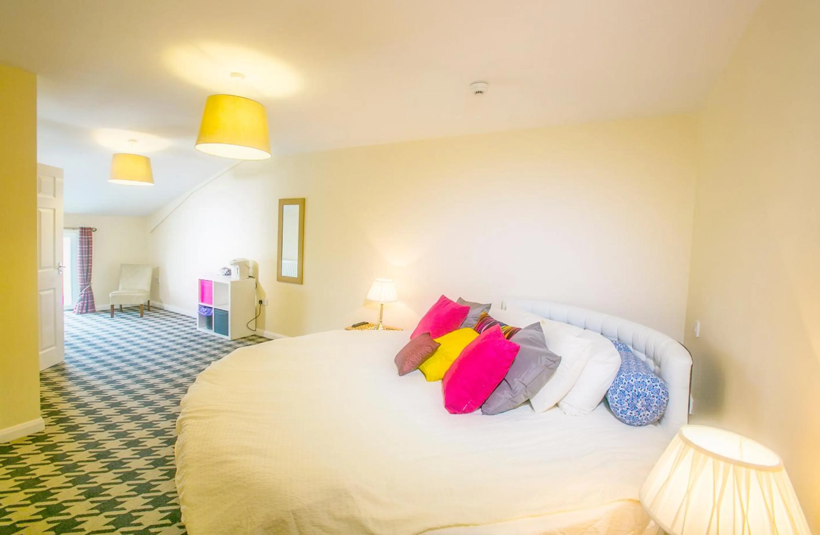 Photo of the whole room, Bed in The Brown Horse Hotel