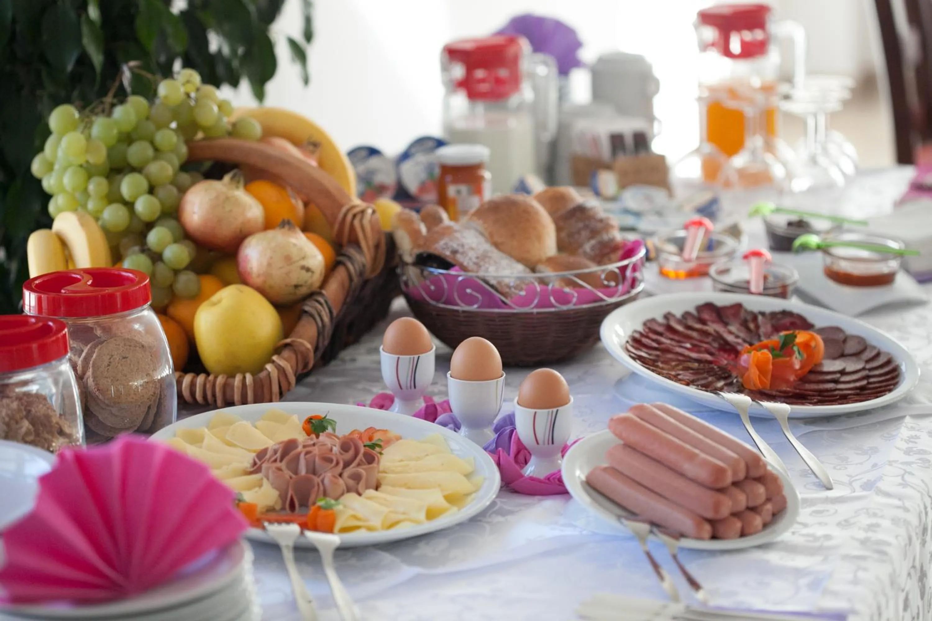 Restaurant/places to eat in Hotel Almira