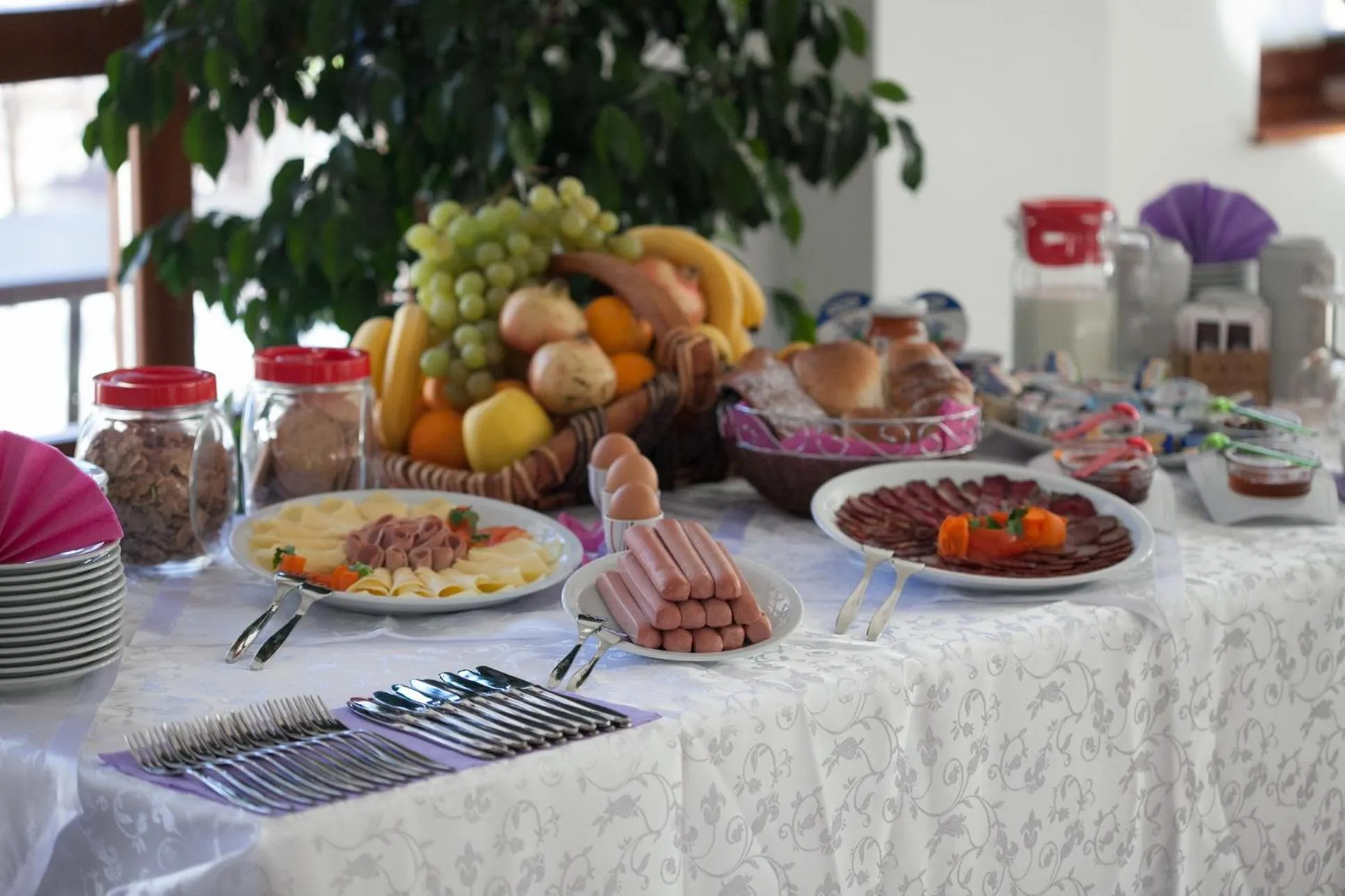 Food and drinks in Hotel Almira