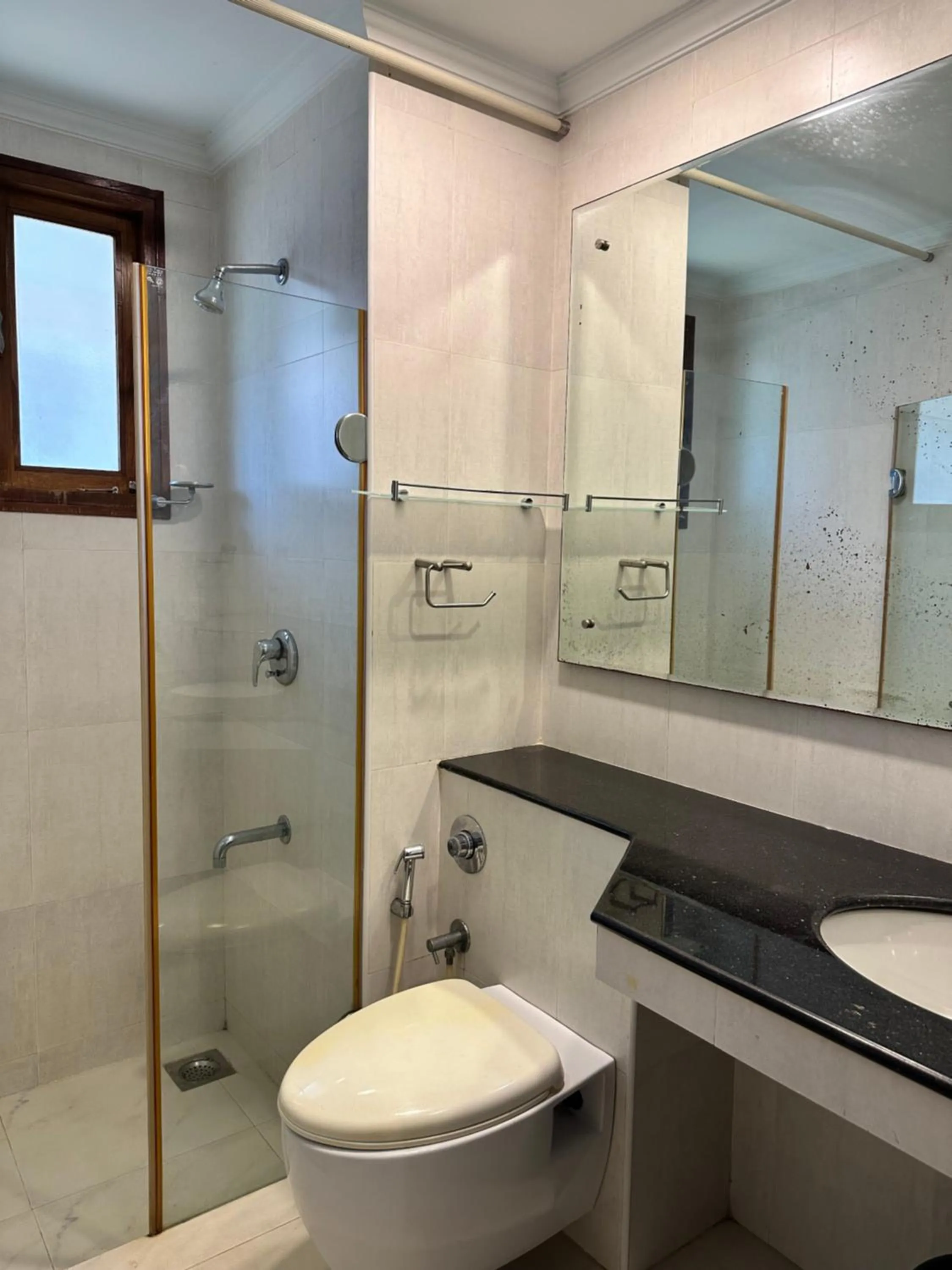 Shower in Riviera Hermitage