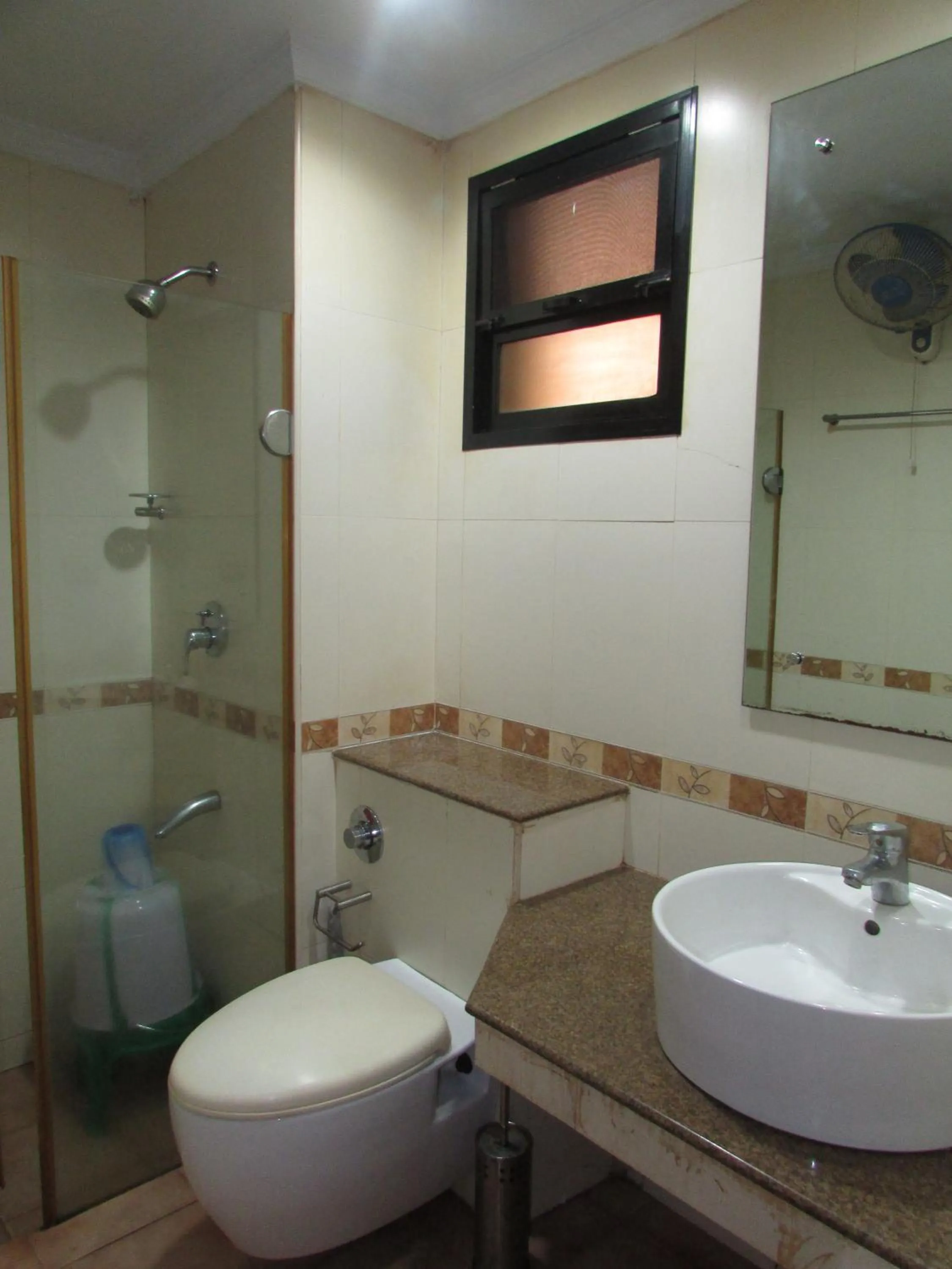 Shower in Riviera Hermitage