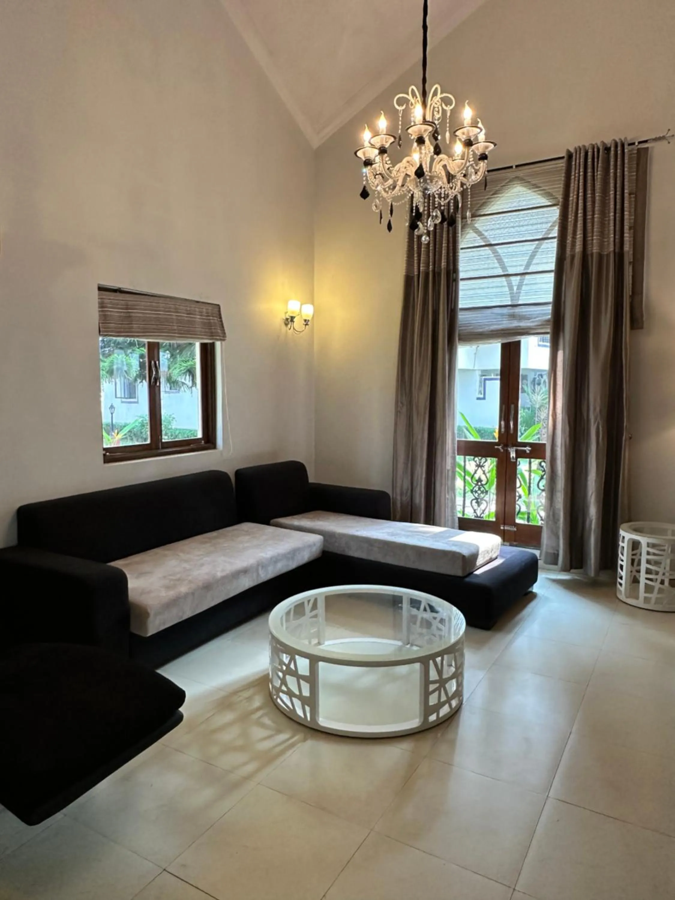 Living room, Bed in Riviera Hermitage