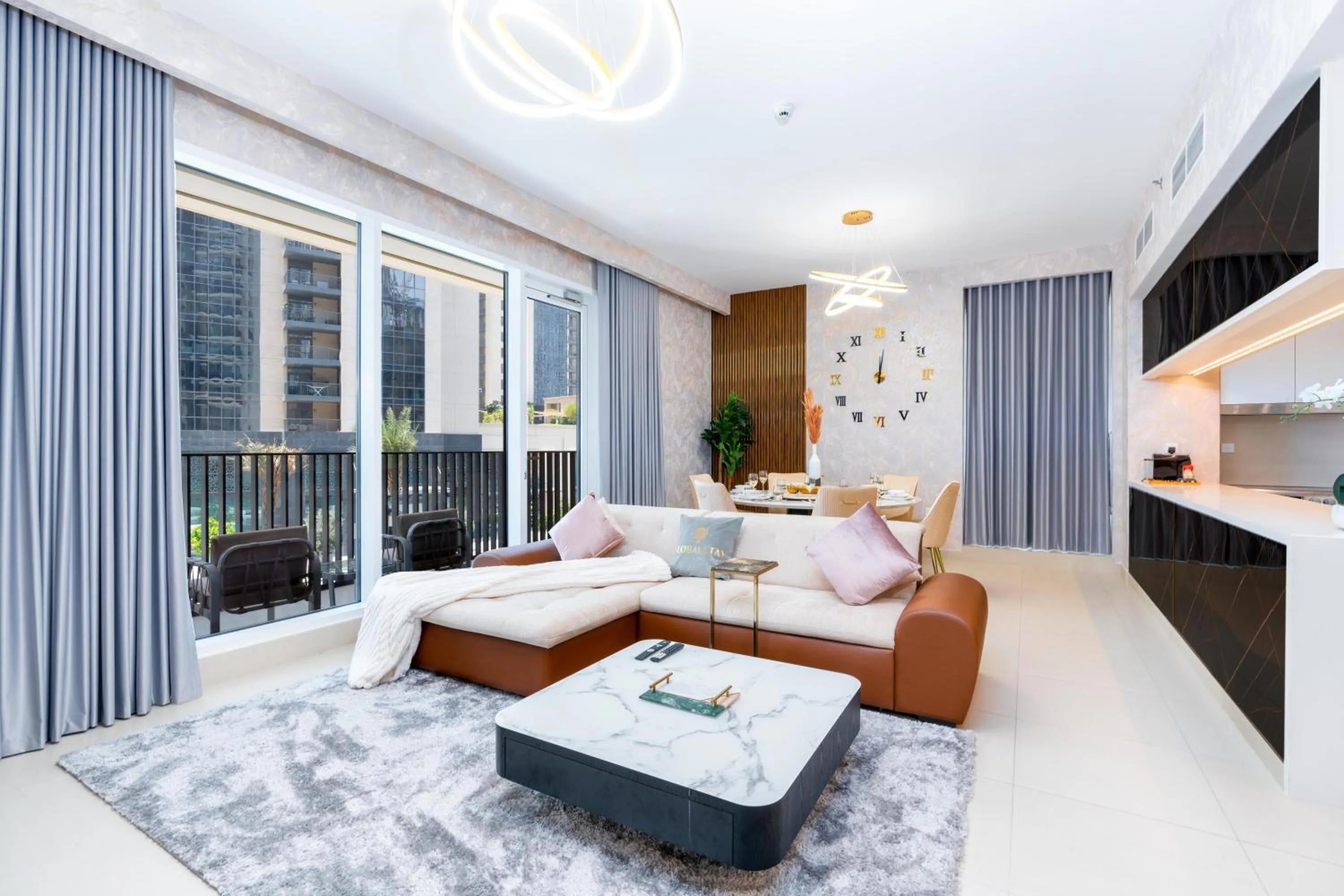 Living room, Bed in Globalstay Creek Horizon Modern Apartments