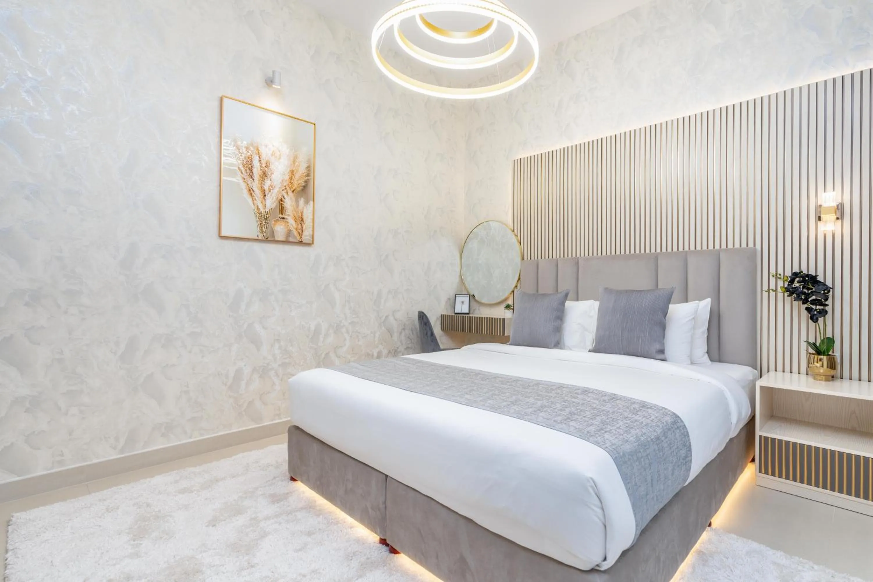 Bed in Globalstay Creek Horizon Modern Apartments