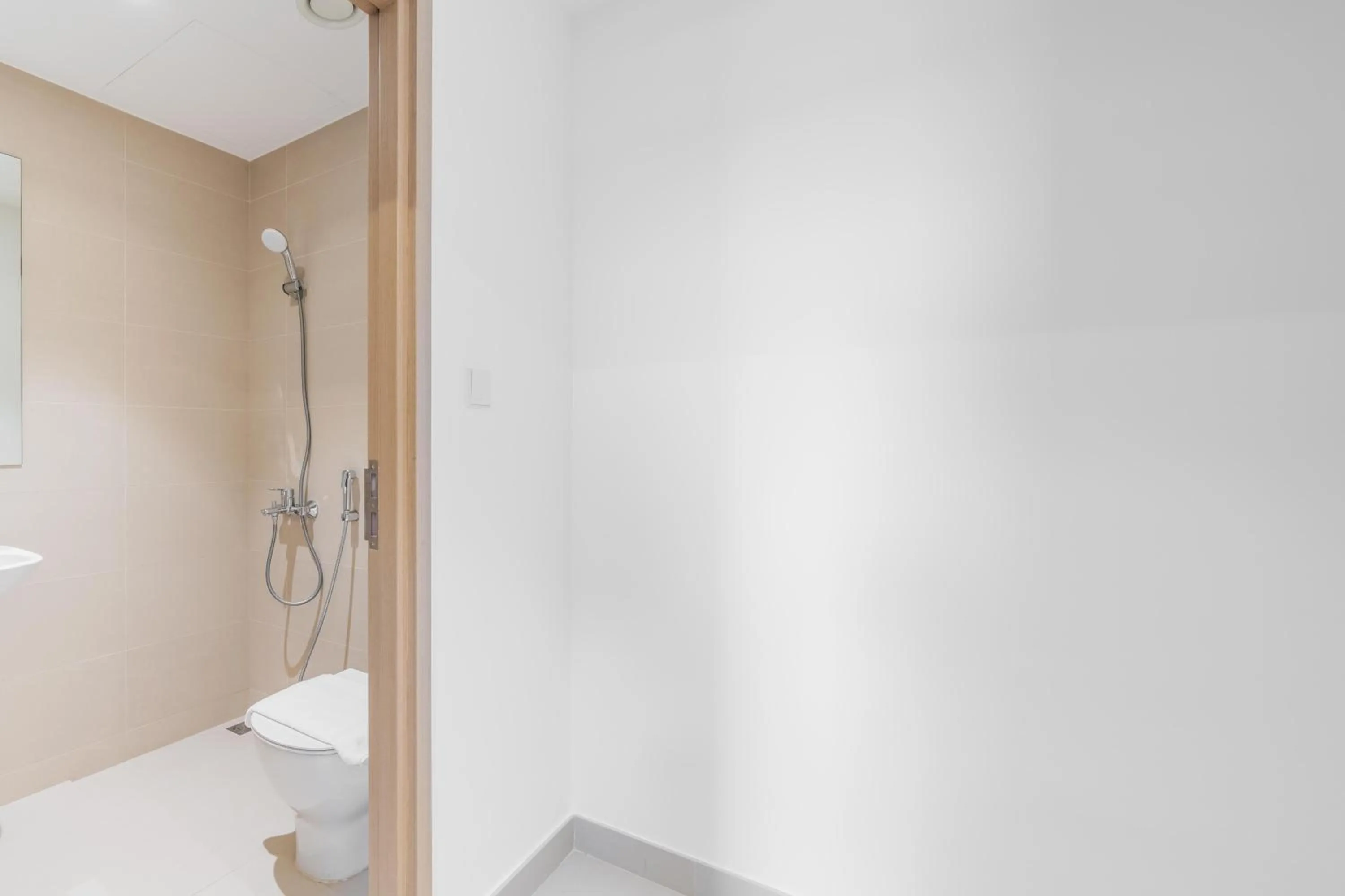 Shower in Globalstay Creek Horizon Modern Apartments