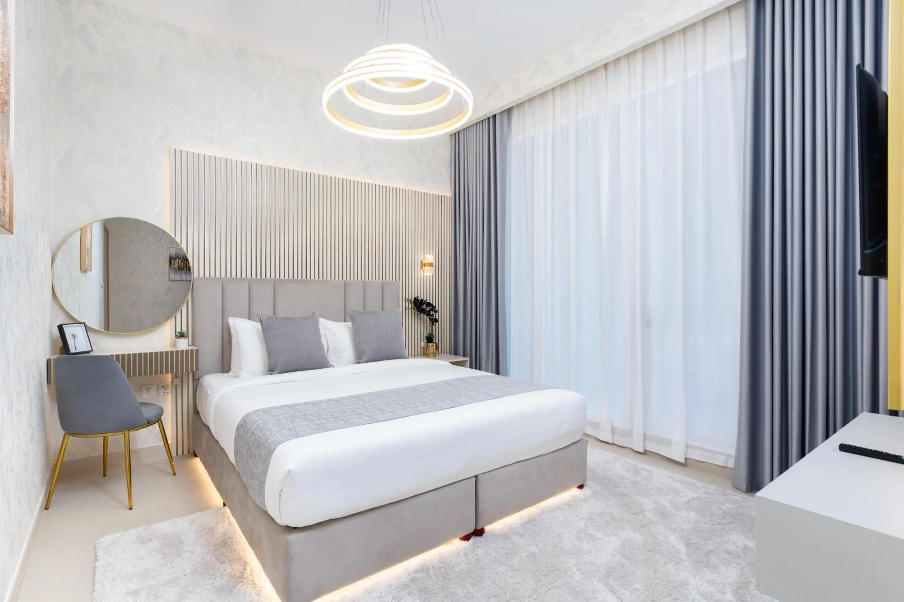 Bed in Globalstay Creek Horizon Modern Apartments