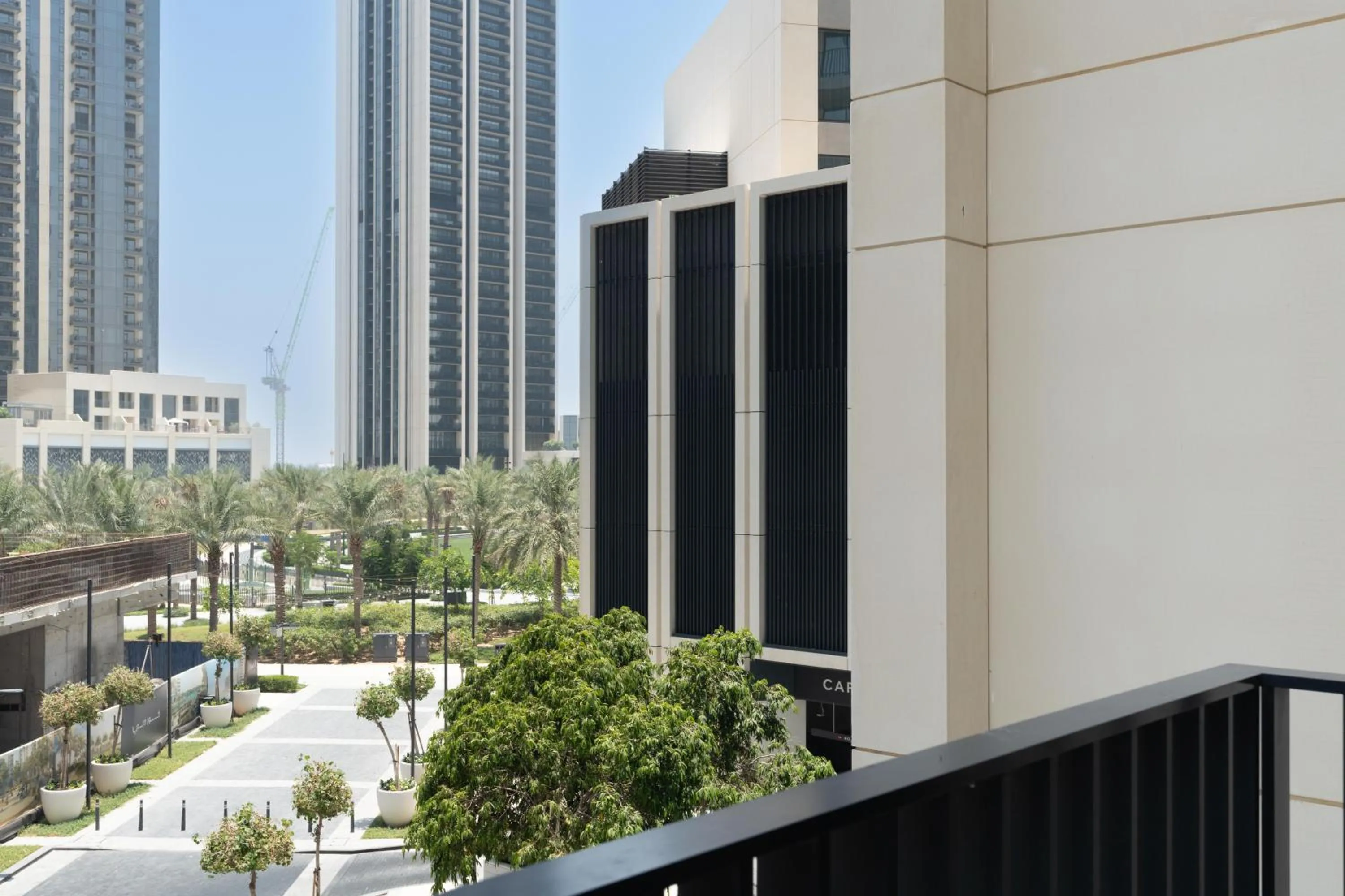 Property building in Globalstay Creek Horizon Modern Apartments