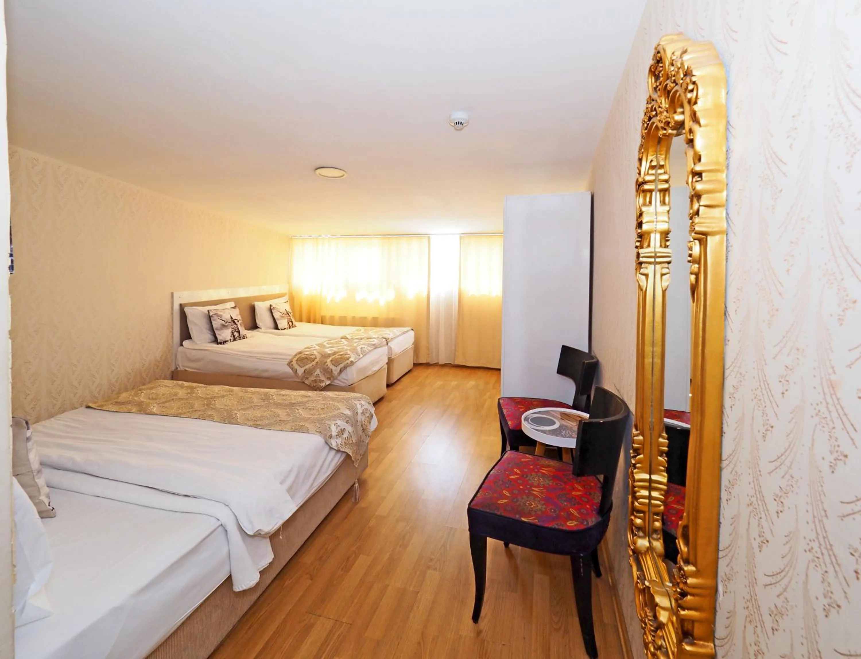 Photo of the whole room in Nagehan Hotel Old City