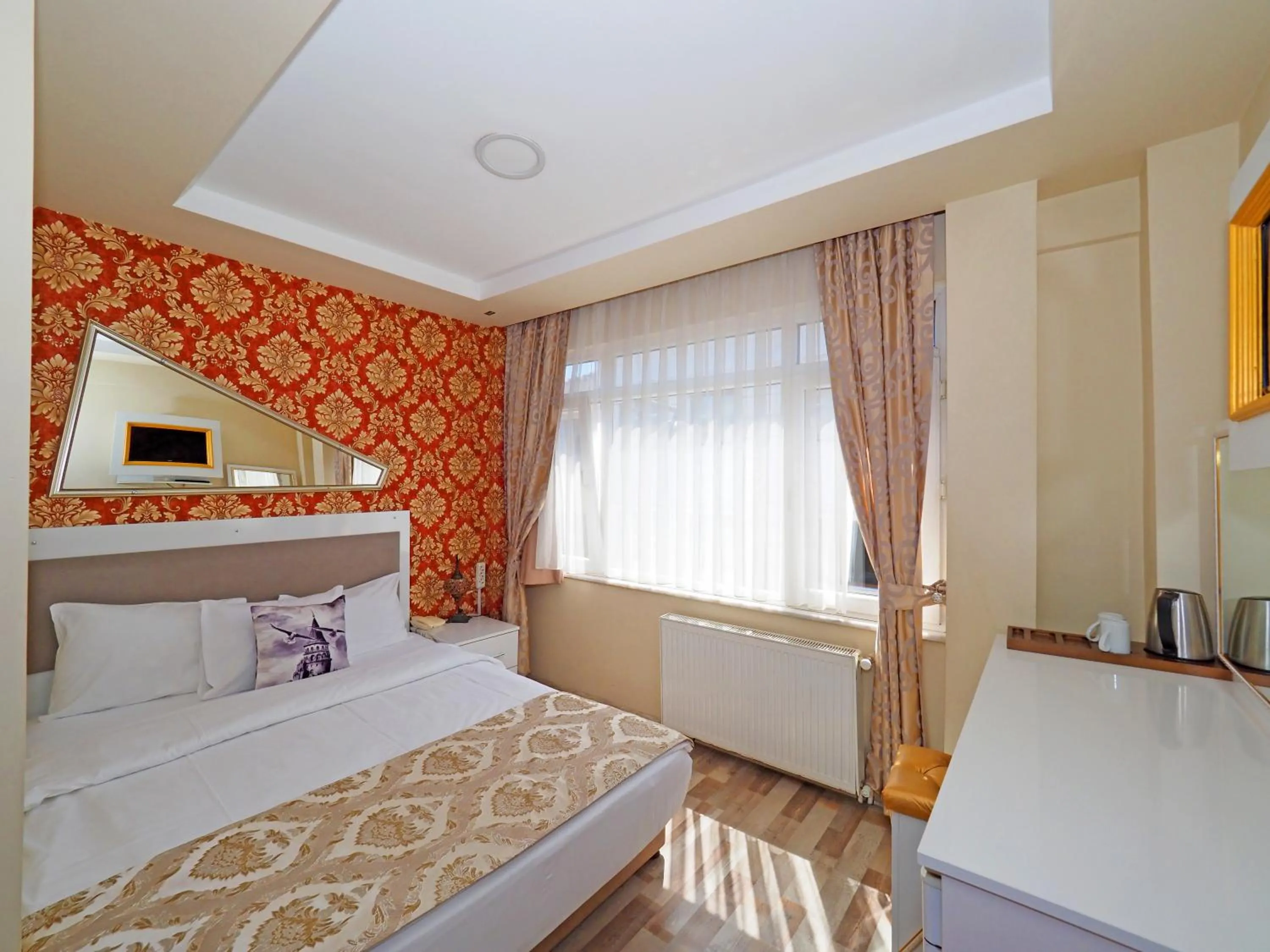 Photo of the whole room in Nagehan Hotel Old City