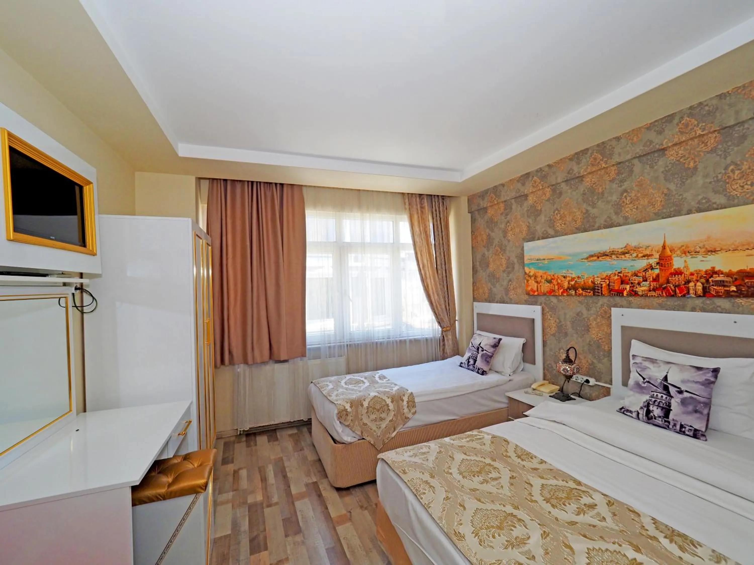 Photo of the whole room in Nagehan Hotel Old City