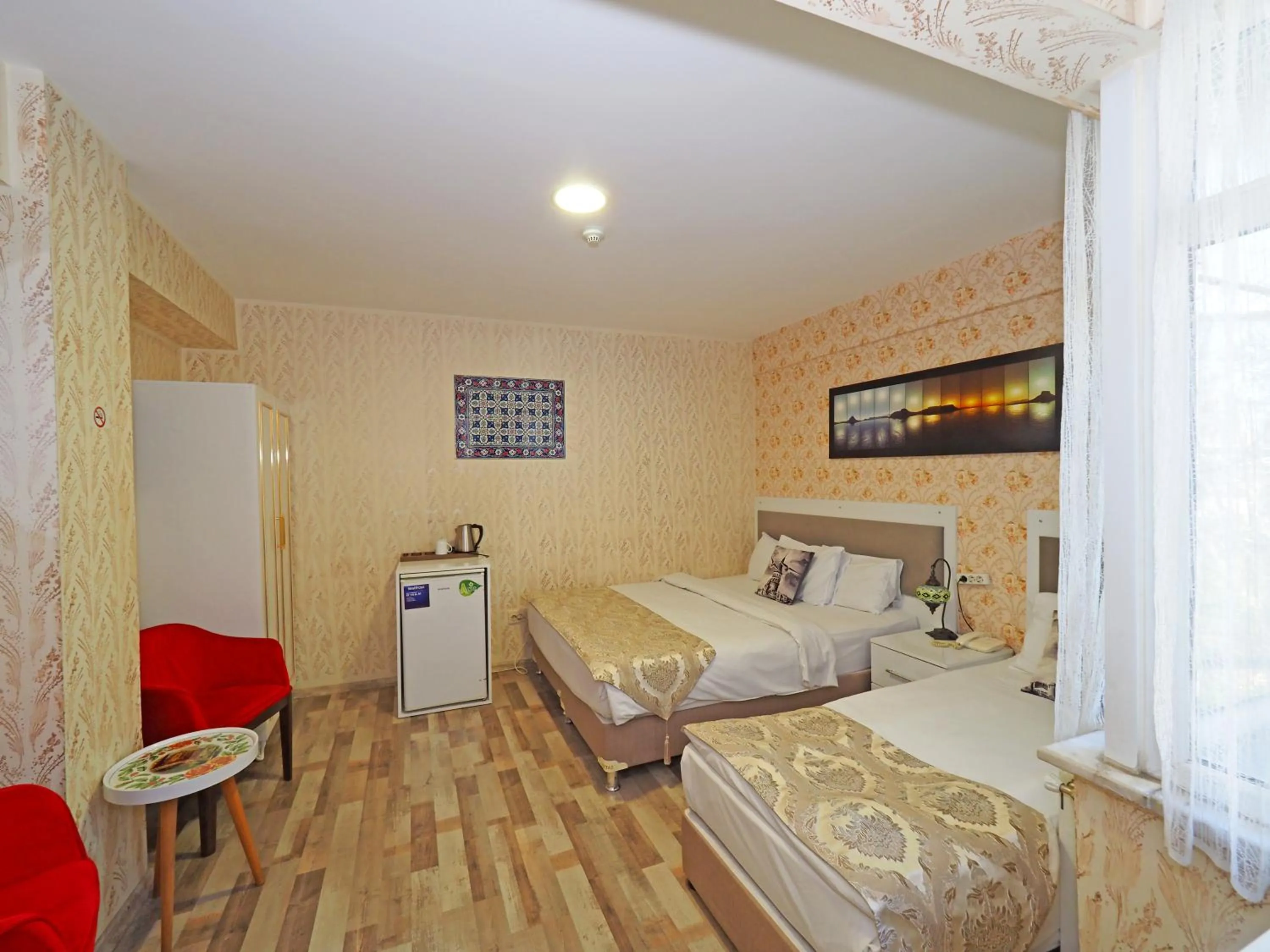 Photo of the whole room in Nagehan Hotel Old City