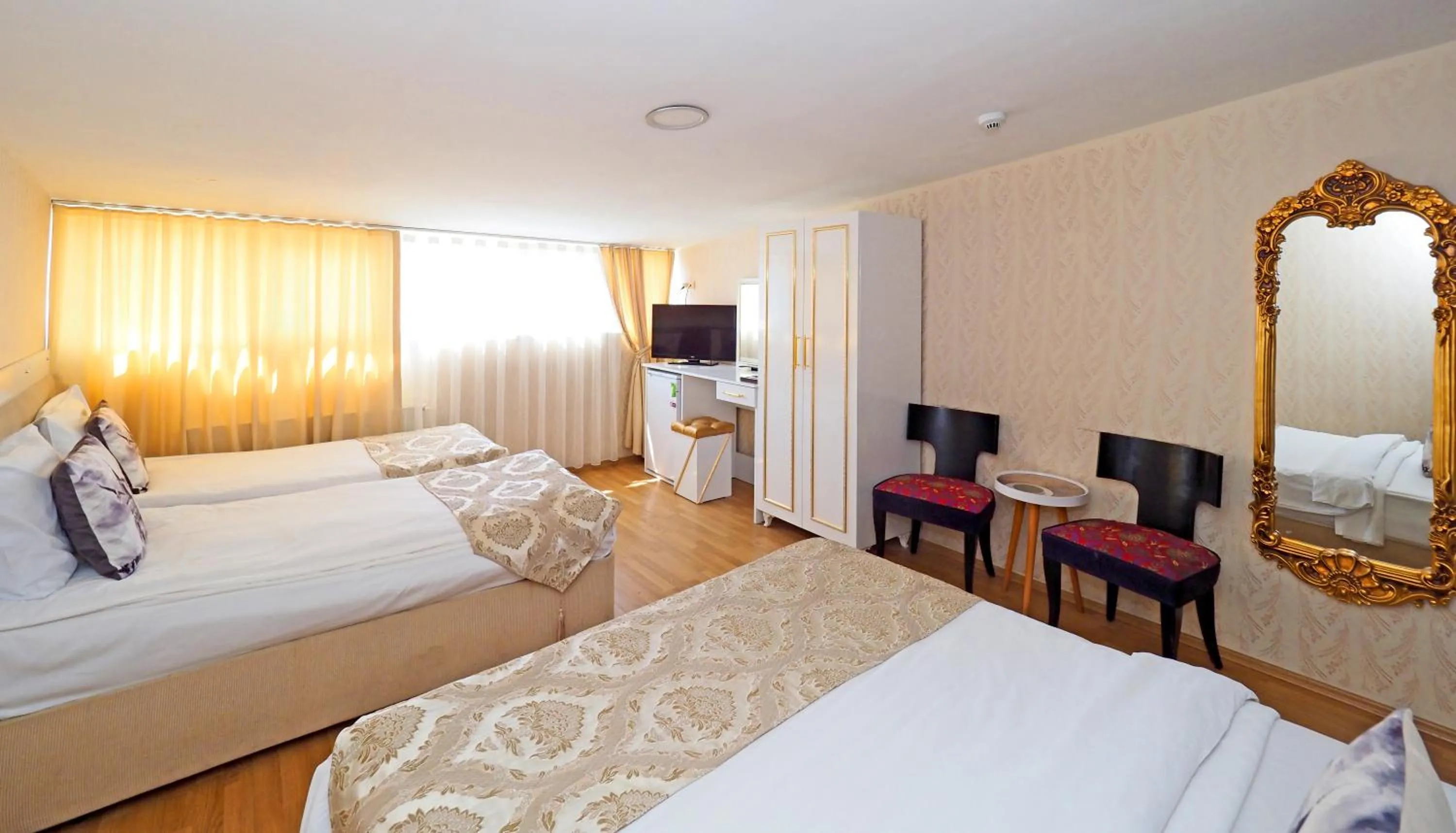 Photo of the whole room in Nagehan Hotel Old City