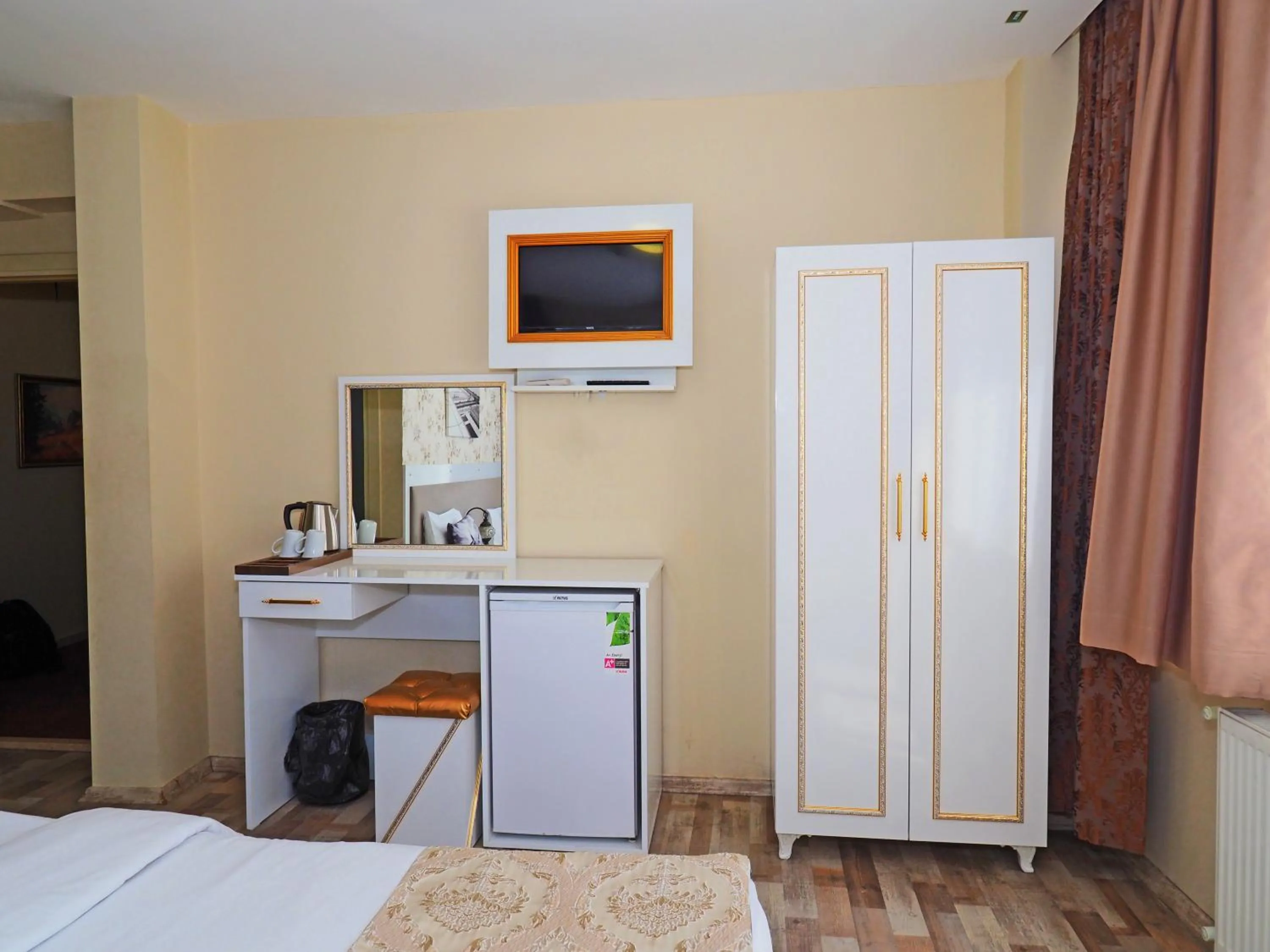 TV and multimedia in Nagehan Hotel Old City