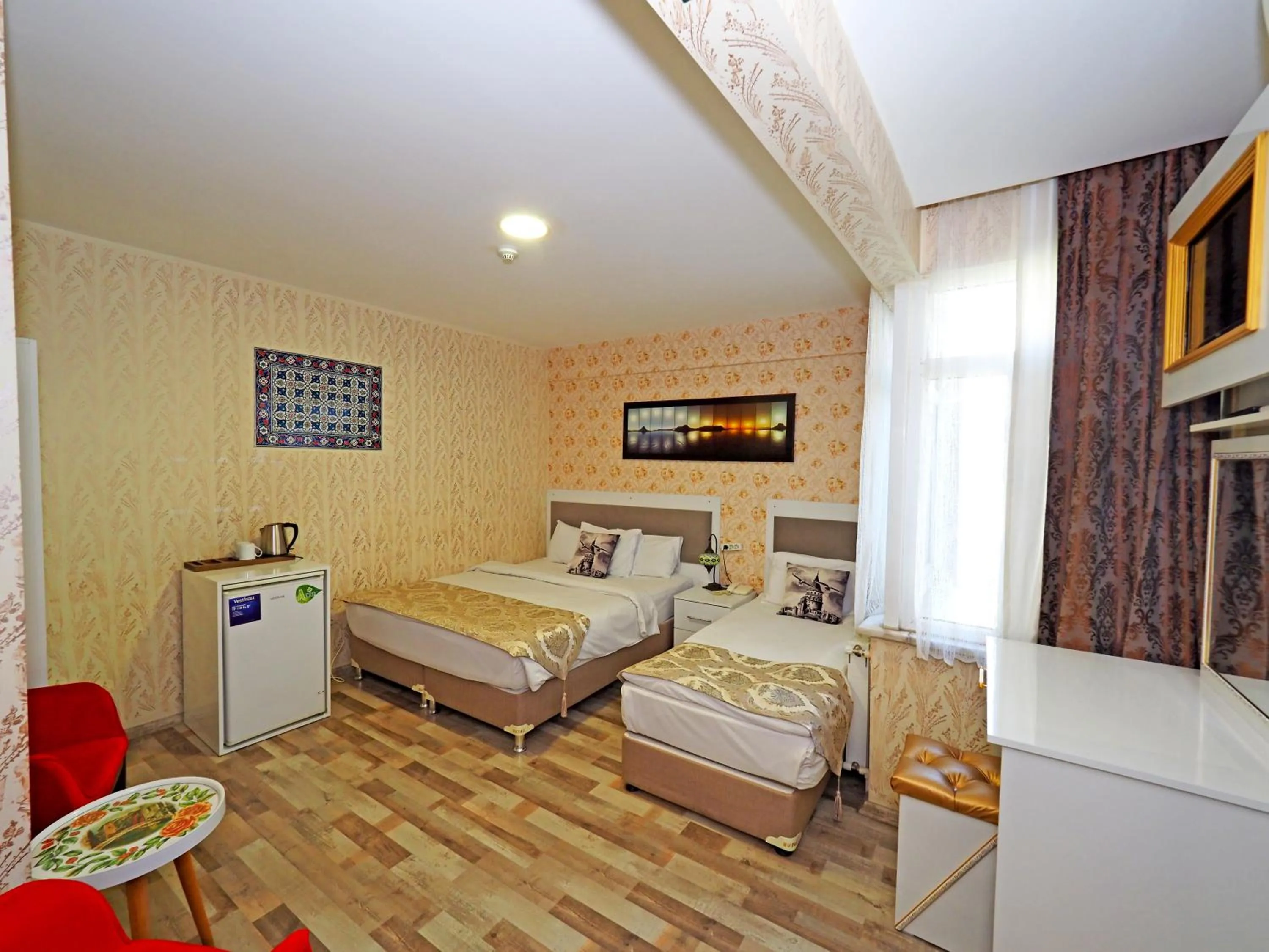 Photo of the whole room in Nagehan Hotel Old City