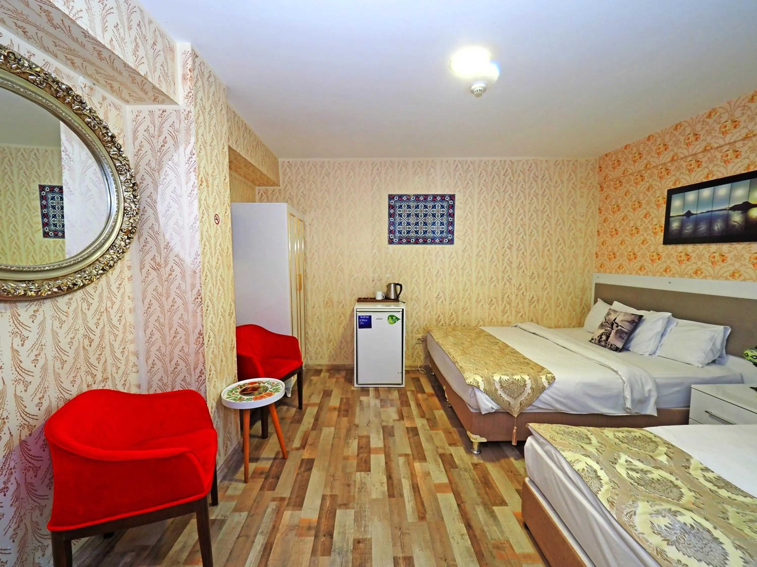 Photo of the whole room in Nagehan Hotel Old City