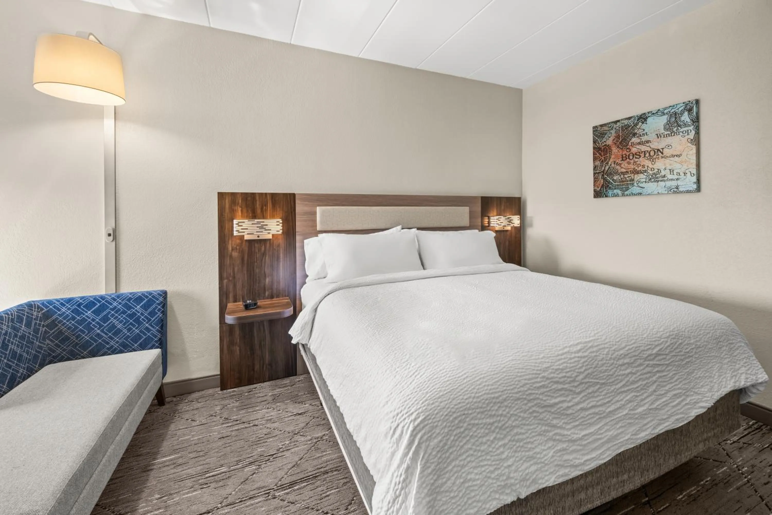 Bed in Holiday Inn Express Boston North-Woburn by IHG