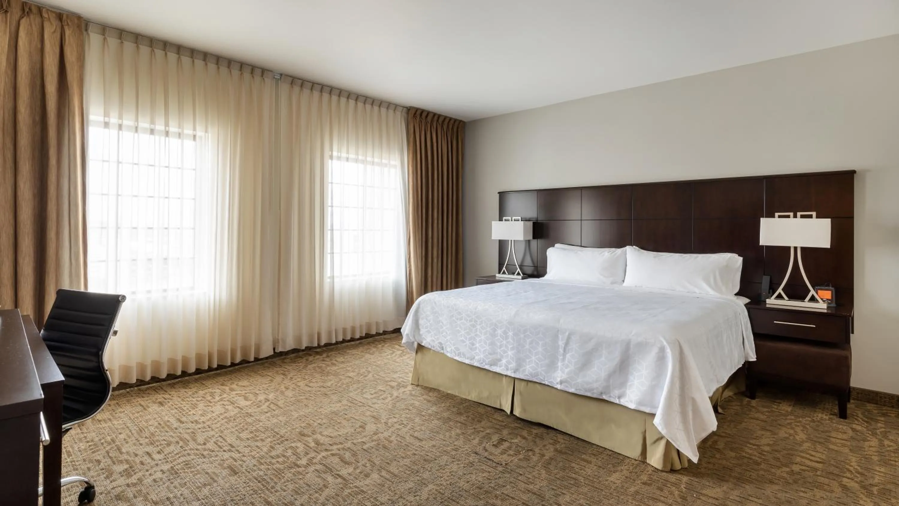 Bed in Staybridge Suites Chihuahua by IHG
